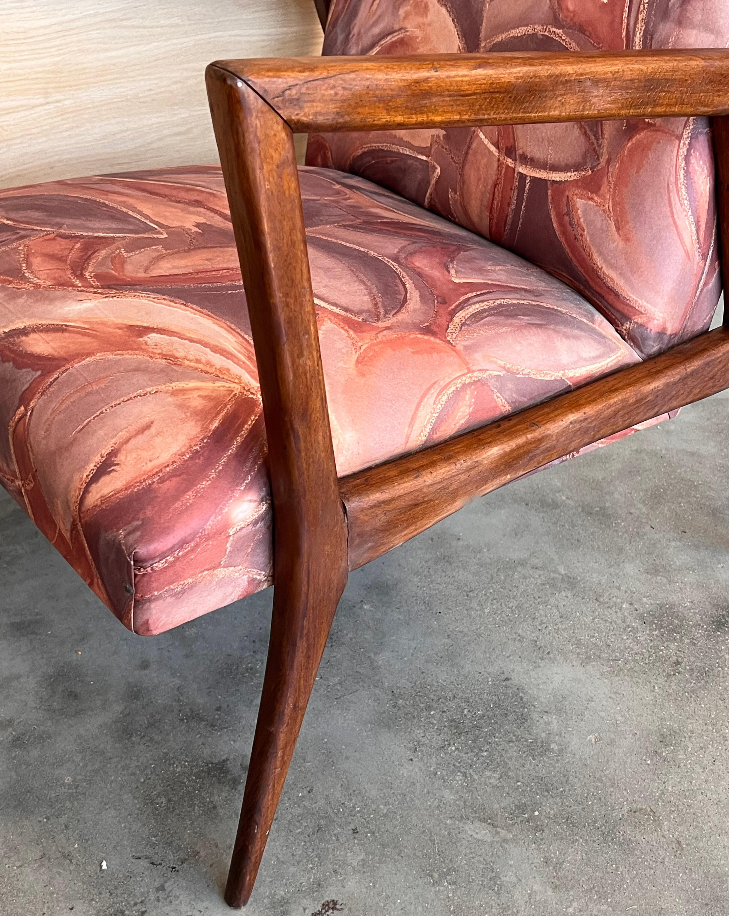 Paire de fauteuils club scandinaves colorés en teck, modernes du milieu du siècle dernier en vente 5