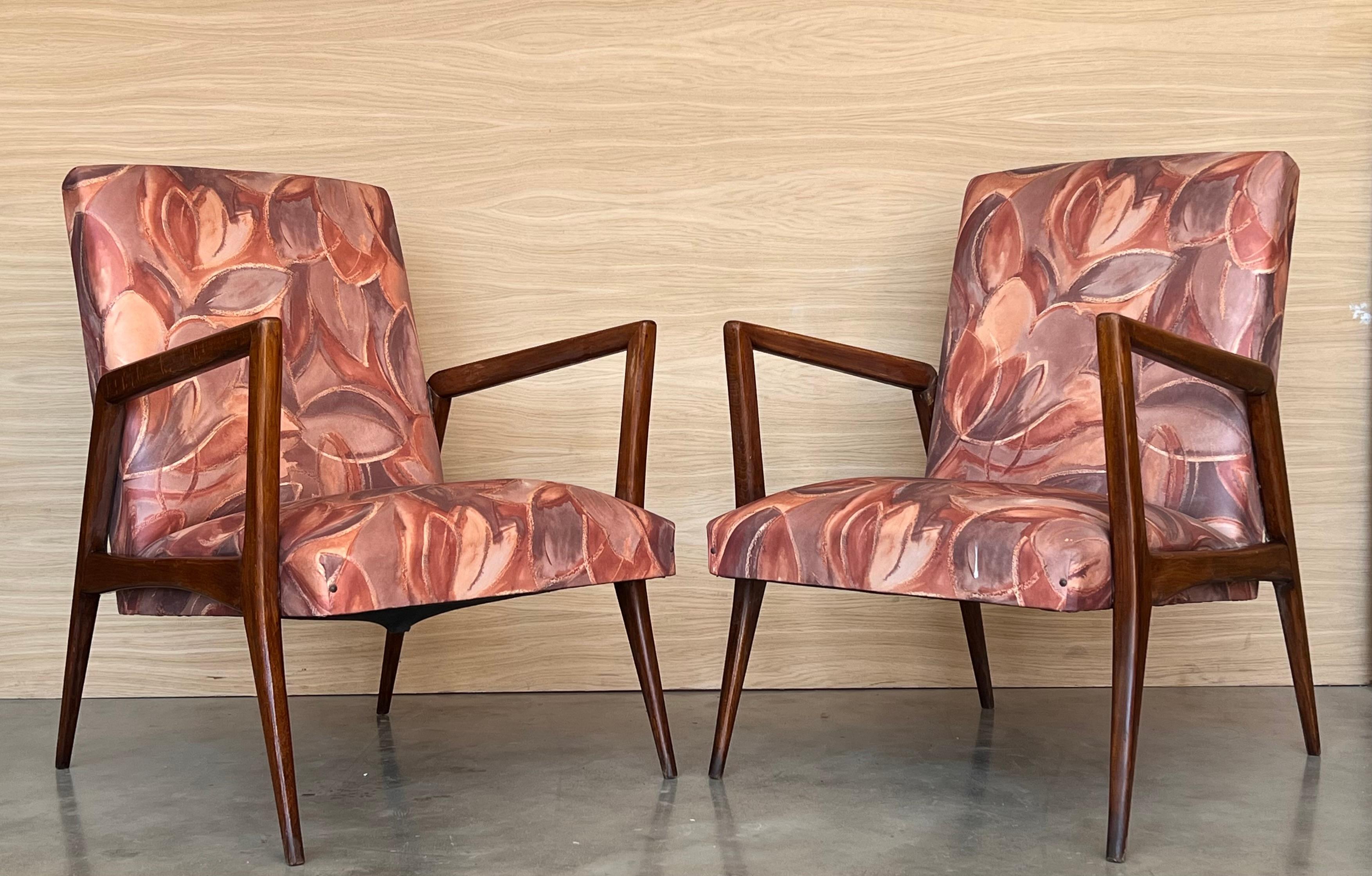 Scandinave Paire de fauteuils club scandinaves colorés en teck, modernes du milieu du siècle dernier en vente