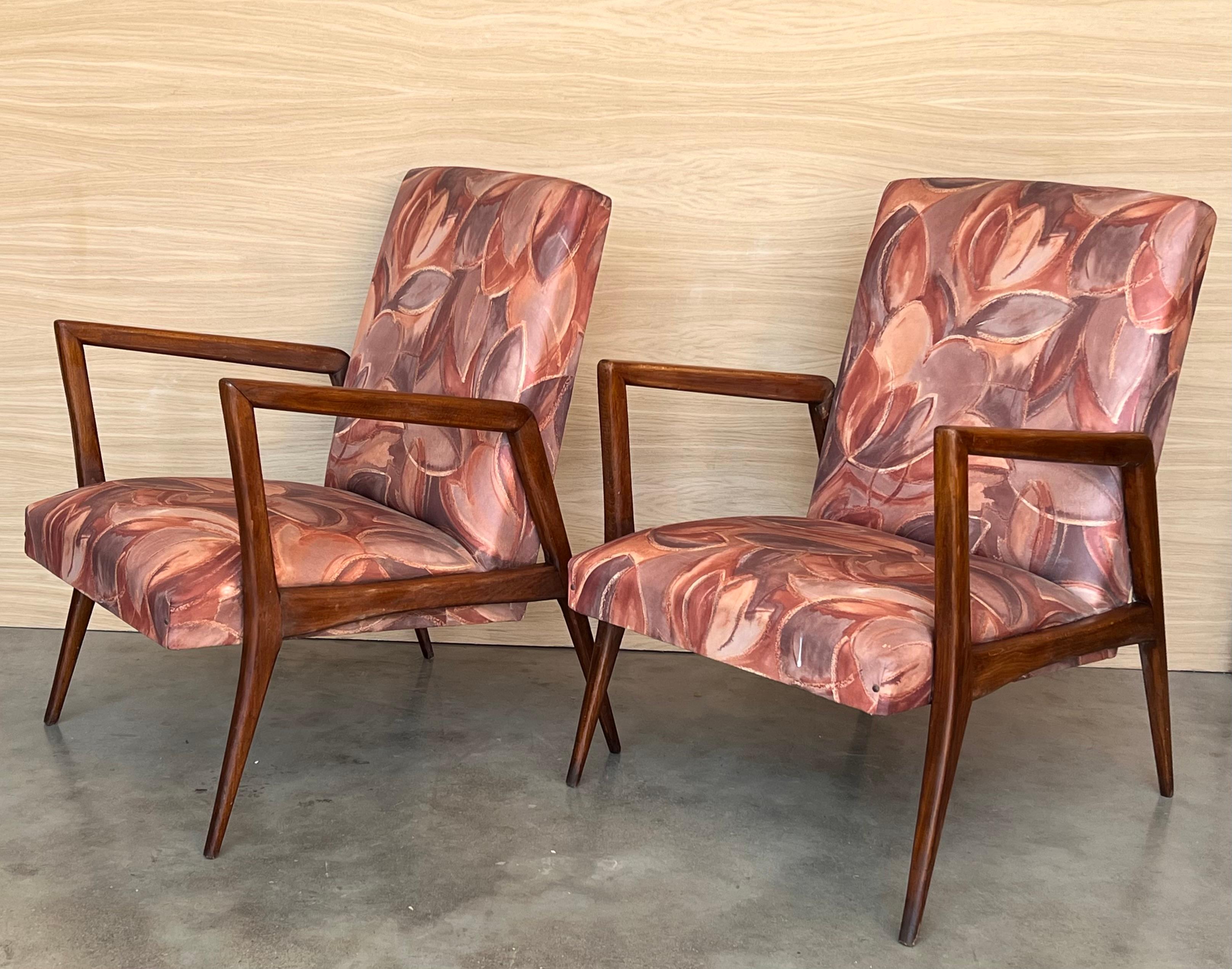 Paire de fauteuils club scandinaves colorés en teck, modernes du milieu du siècle dernier Bon état - En vente à Miami, FL