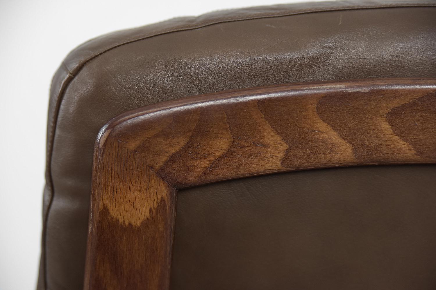 Pair of Scandinavian Mid-Century Modern Leather Swivel Chairs from Göte Möbler 2