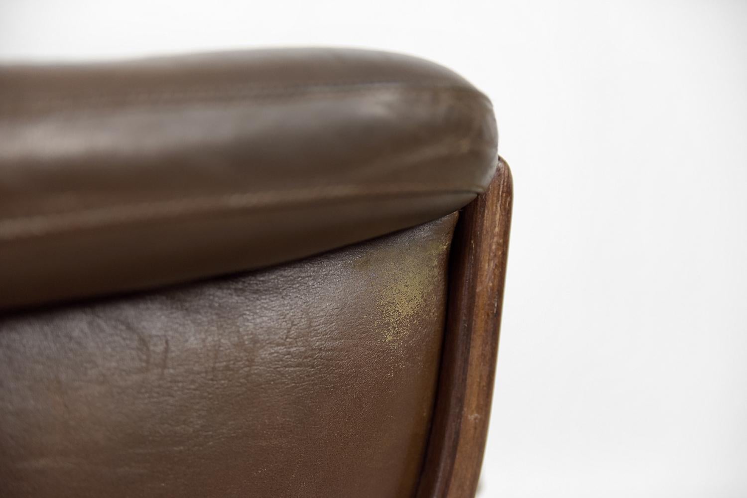Pair of Scandinavian Mid-Century Modern Leather Swivel Chairs from Göte Möbler 5