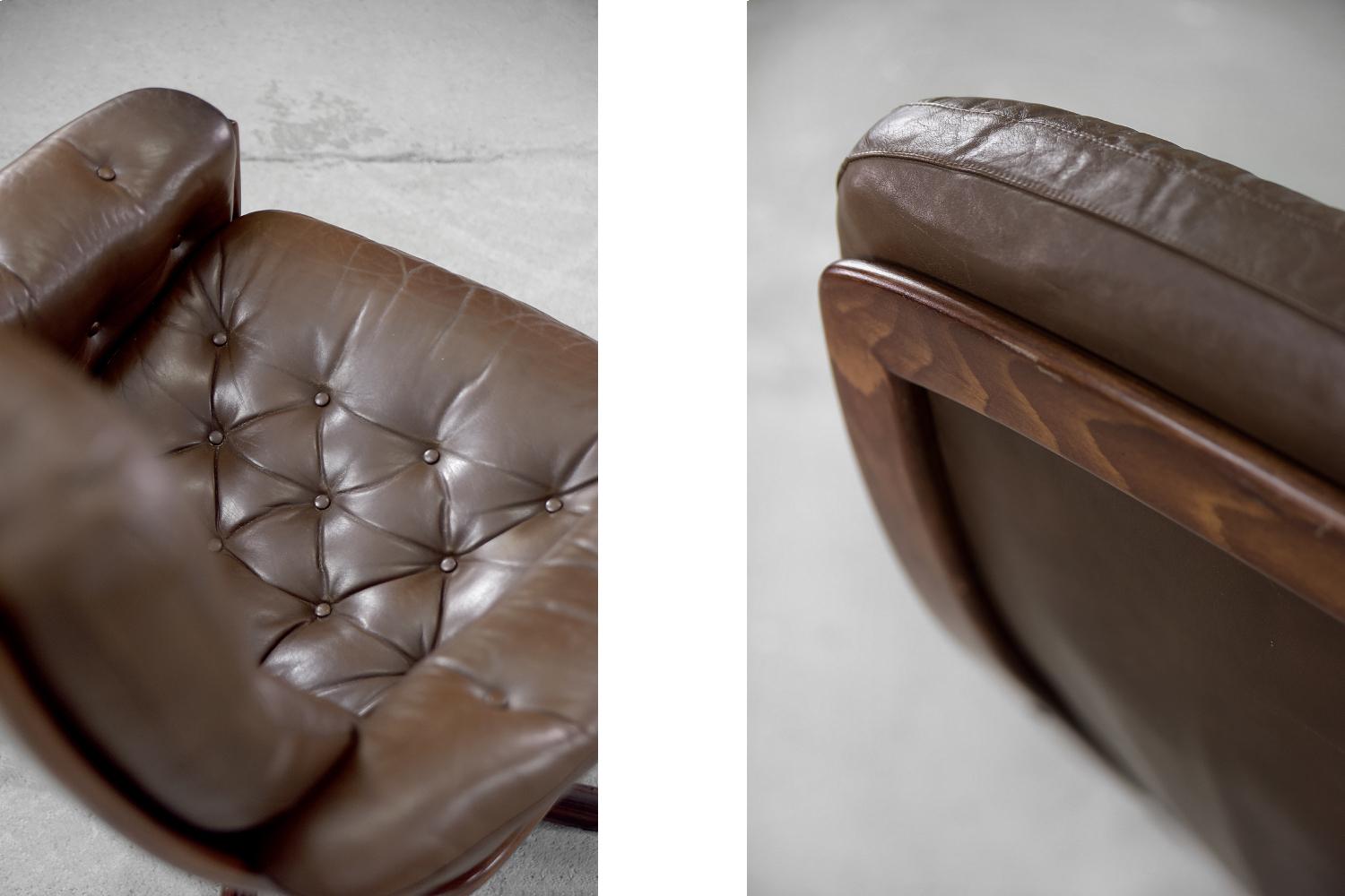 Mid-20th Century Pair of Scandinavian Mid-Century Modern Leather Swivel Chairs from Göte Möbler