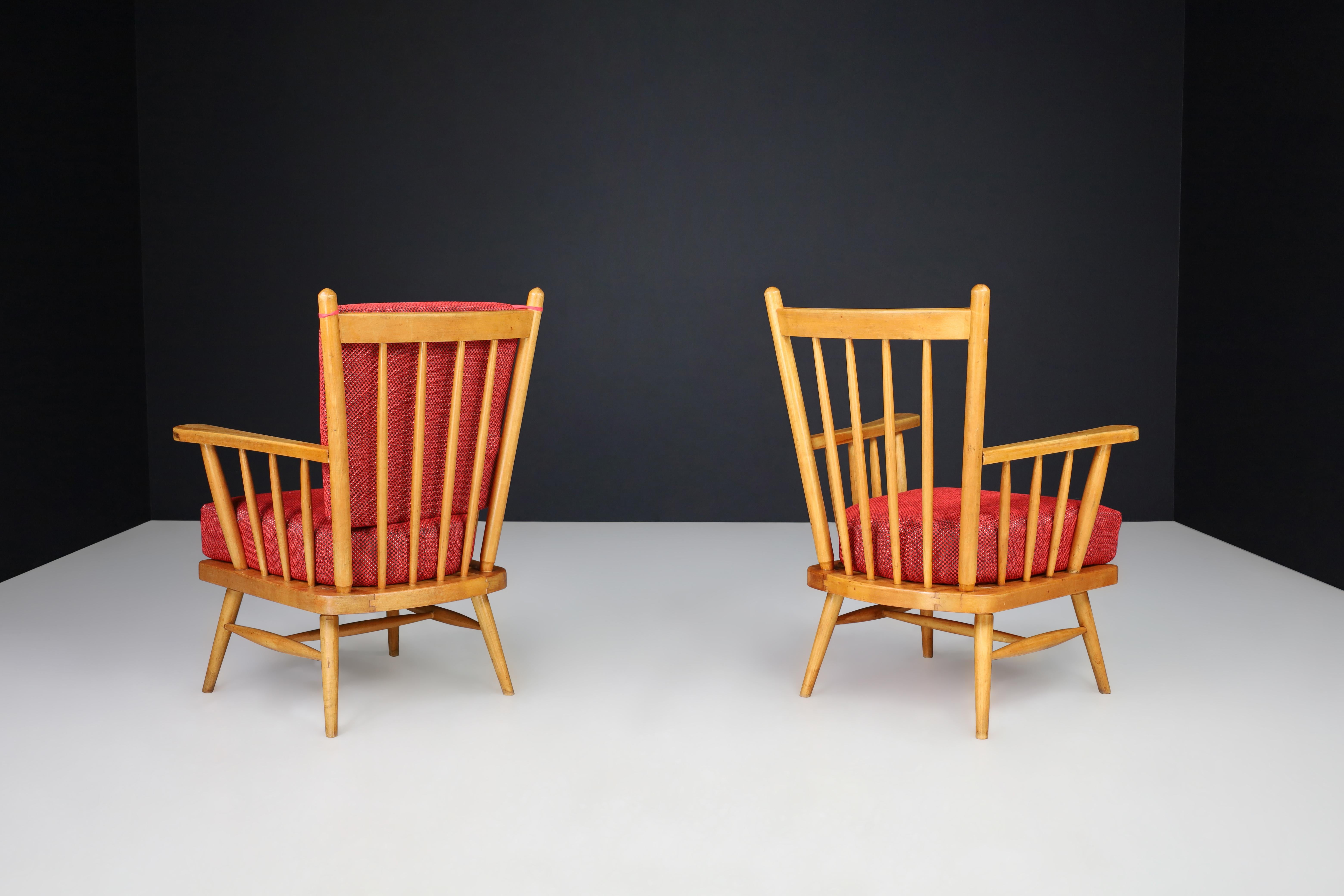Pair of Scandinavian Mid-Century Modern Lounge Chairs in Beech & Red Upholstery. For Sale 3