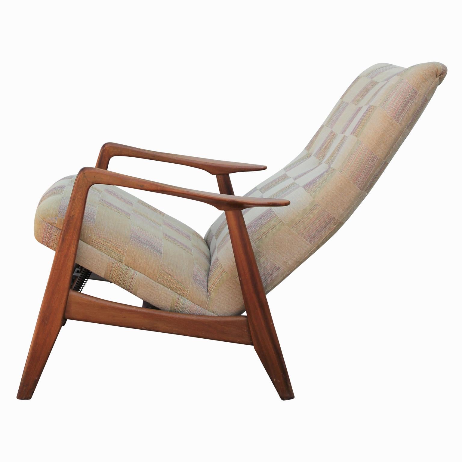 Pair of Scandinavian Mid-Century Modern 'Rock Siesta' Reclining Lounge Chairs In Good Condition In Houston, TX