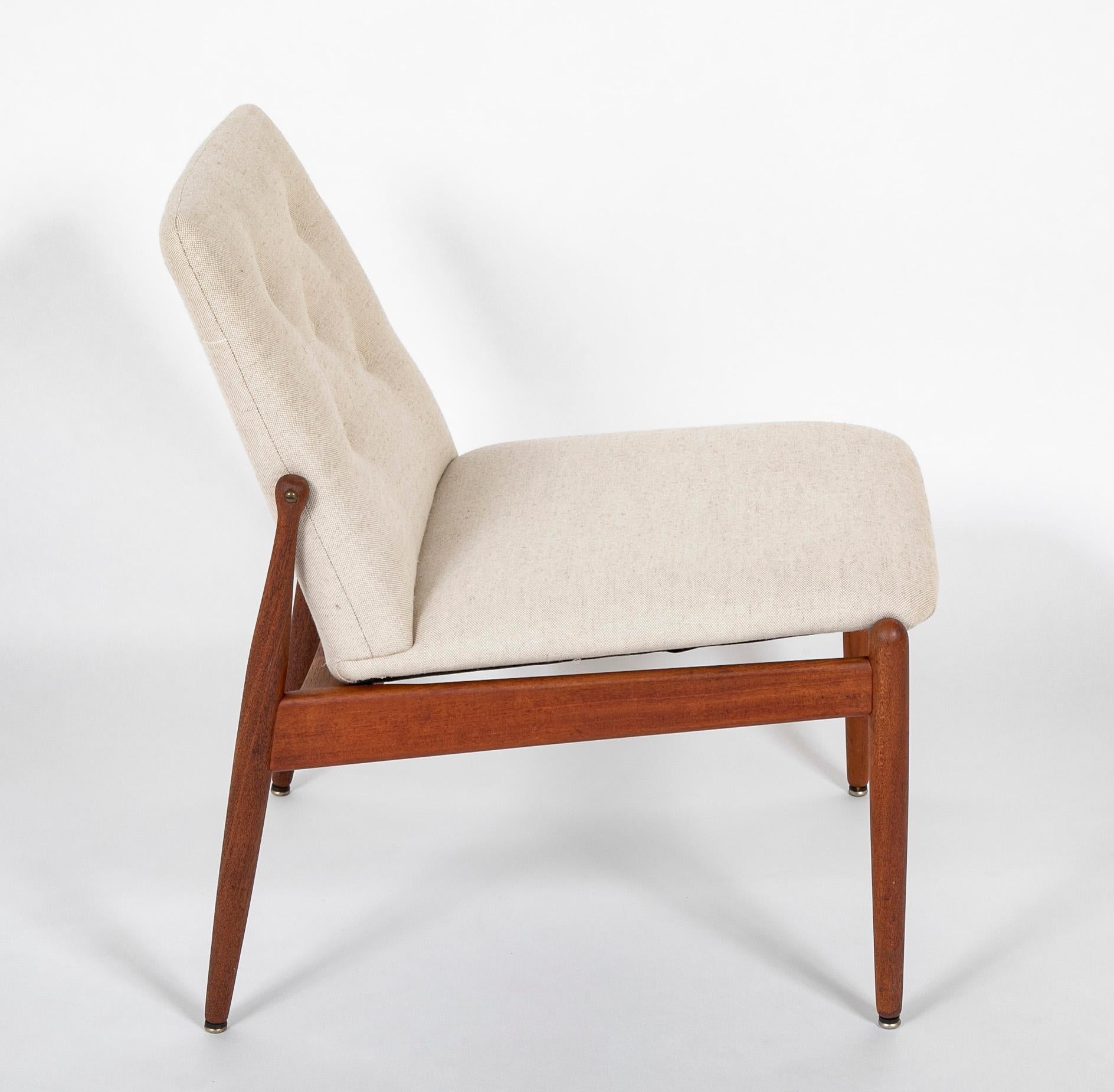 Paire de chaises pantoufles scandinaves modernes en teck du milieu du siècle dernier Bon état à Stamford, CT