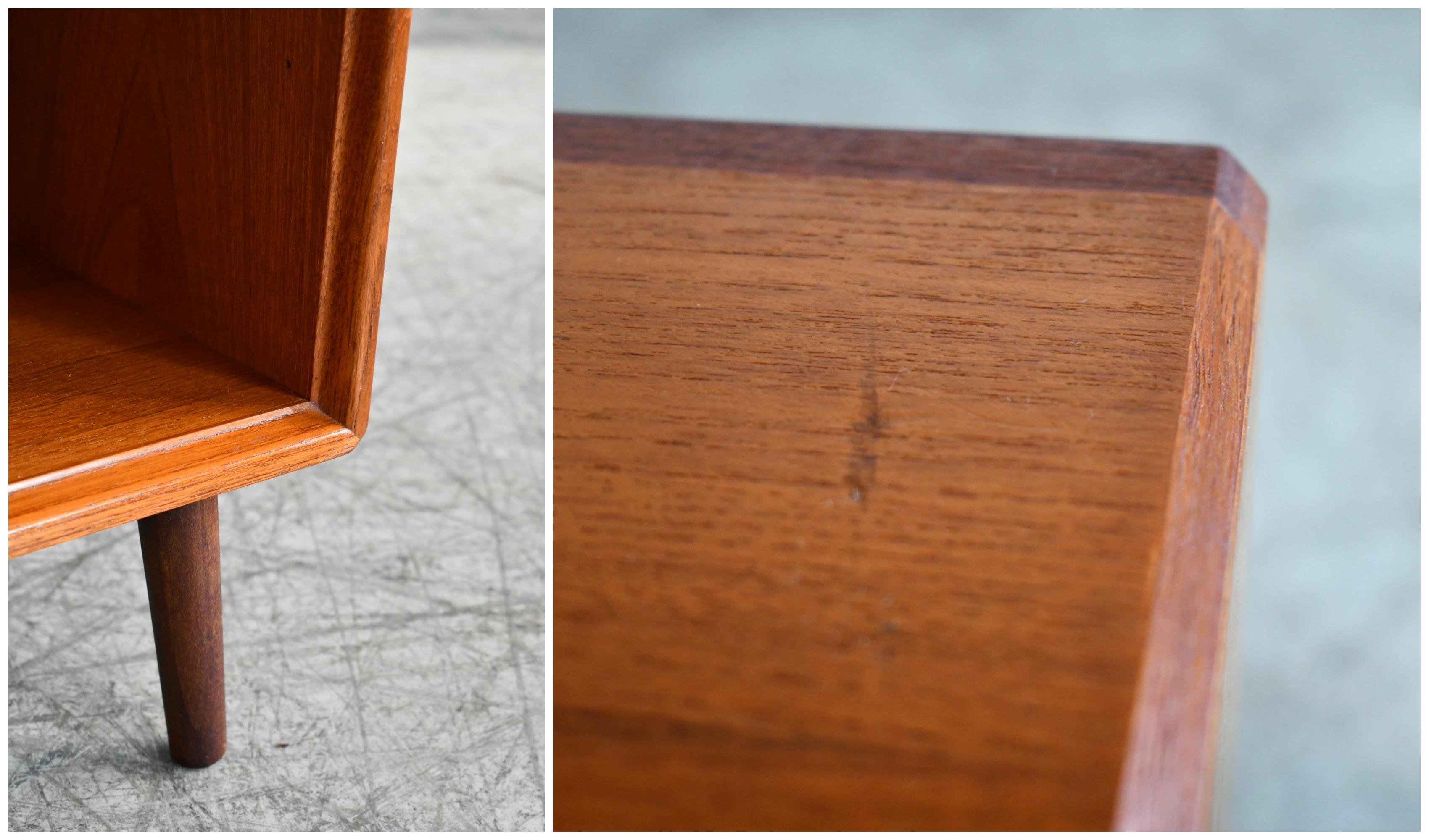 Pair of Scandinavian Midcentury Teak Bookcases by Bertil Fridhagen for Bodafors In Good Condition In Bridgeport, CT