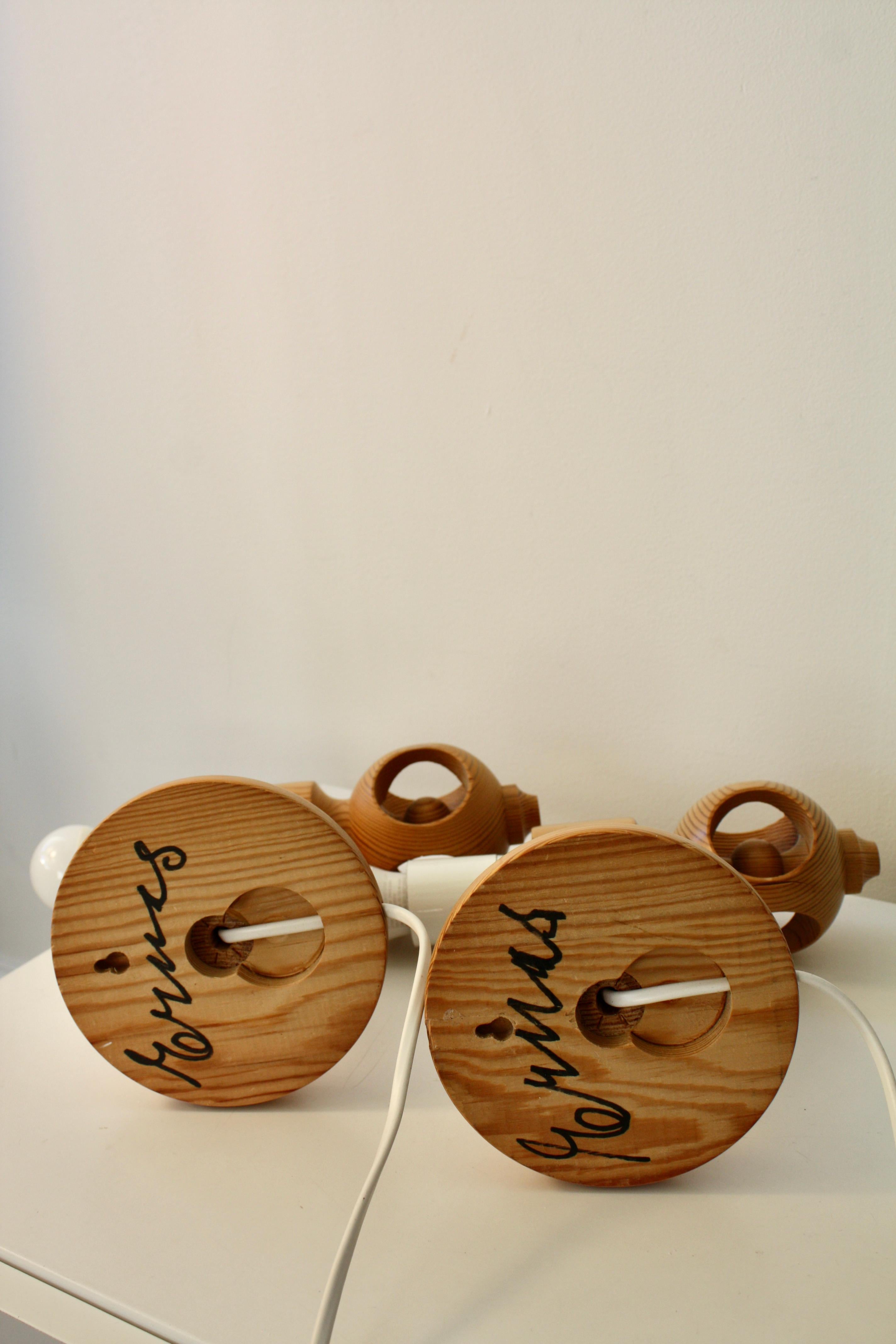 Pair of Scandinavian Mid-Century Wall Lamps in Pine, Textile Shades, Signed, 70s in vendita 6