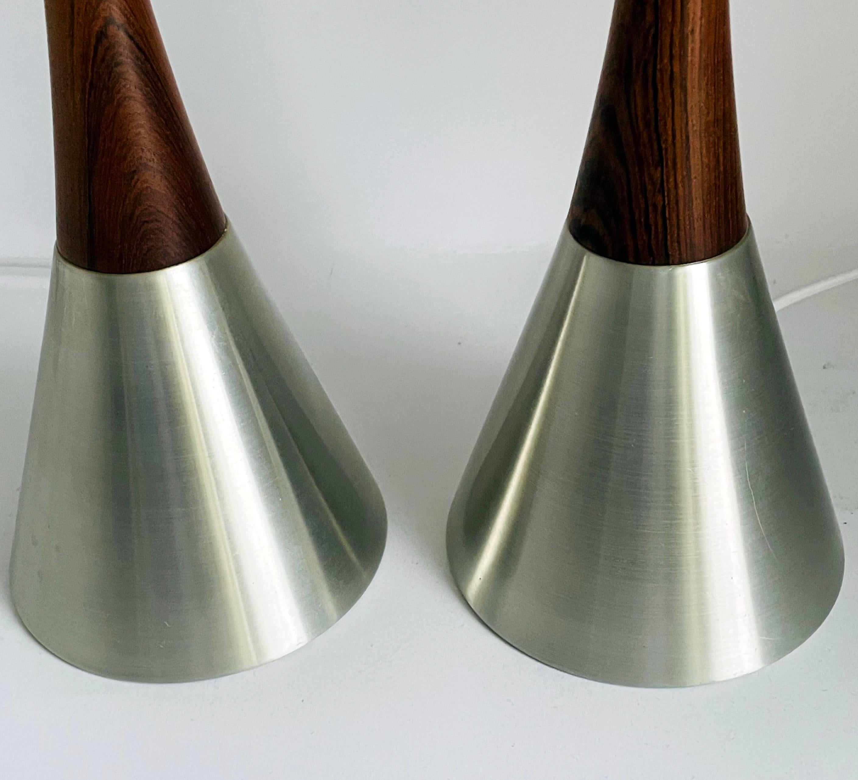Walnut Pair of Scandinavian Midcentury Table Lamps by Bergboms, Sweden