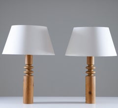 Skandinavische Mid-Century-Tischlampen aus Kiefer von Luxus, Paar