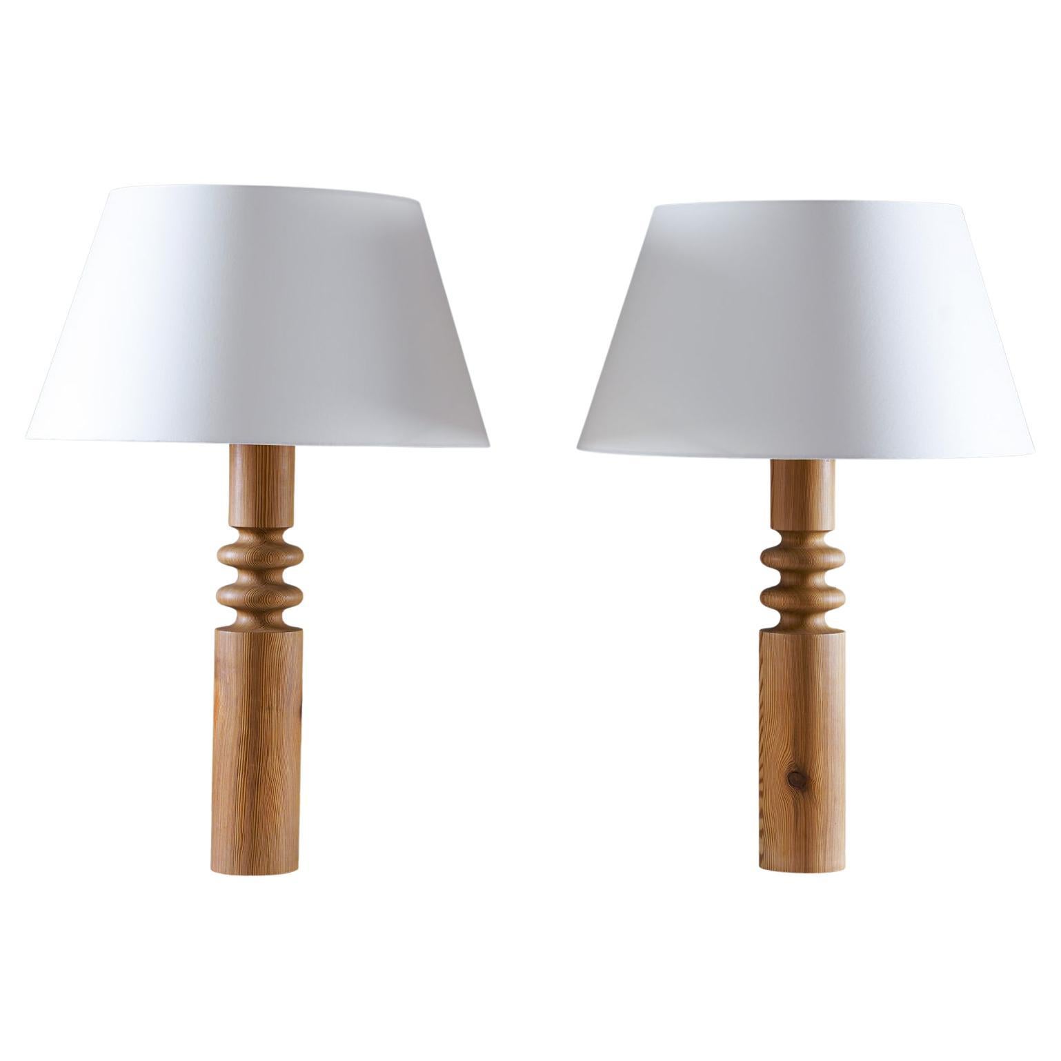 Pair of Scandinavian Midcentury Table Lamps in Pine by Luxus For Sale