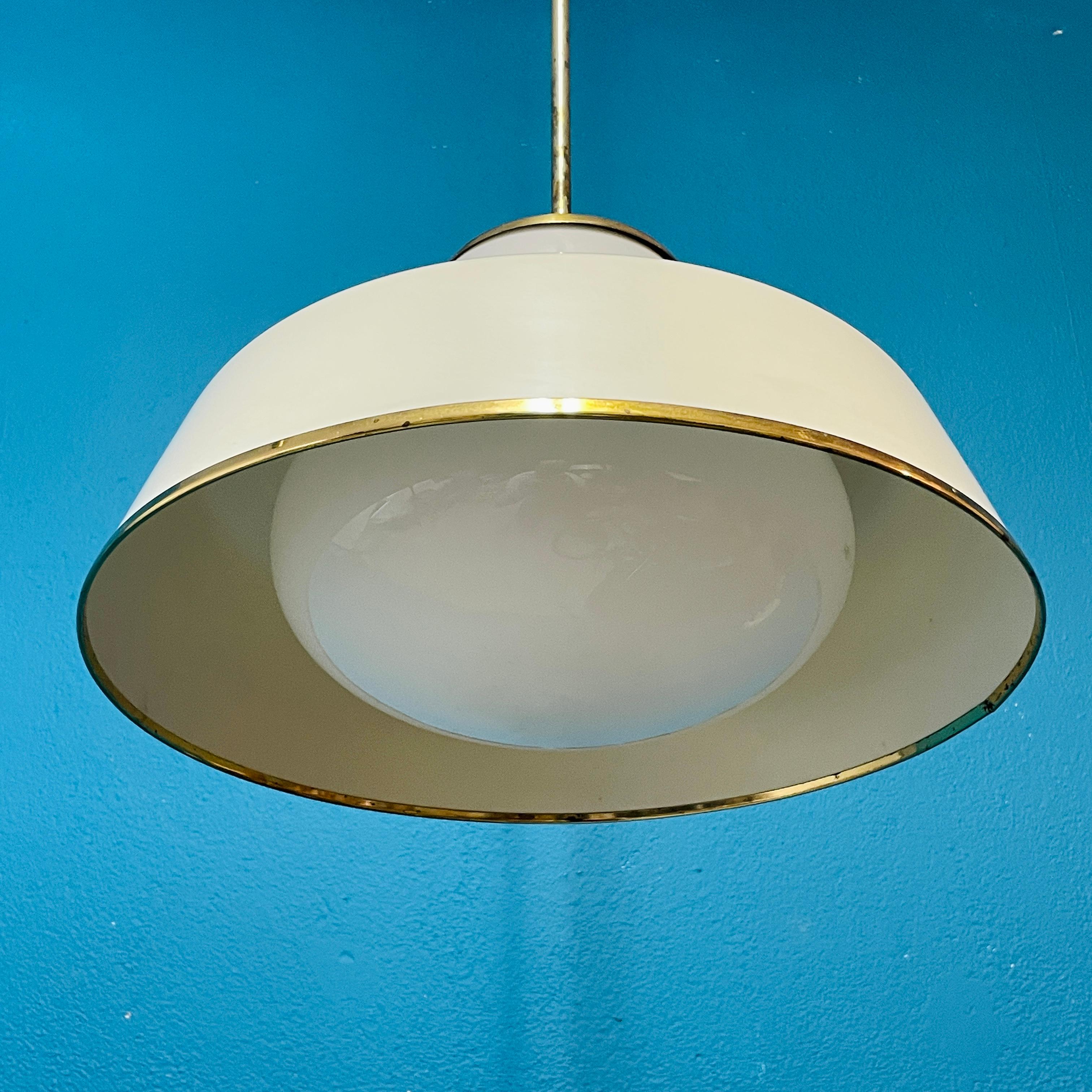 Alluminio Coppia di lampade a sospensione in stile moderno scandinavo degli anni '50 di Lisa Johansson-Pape in vendita