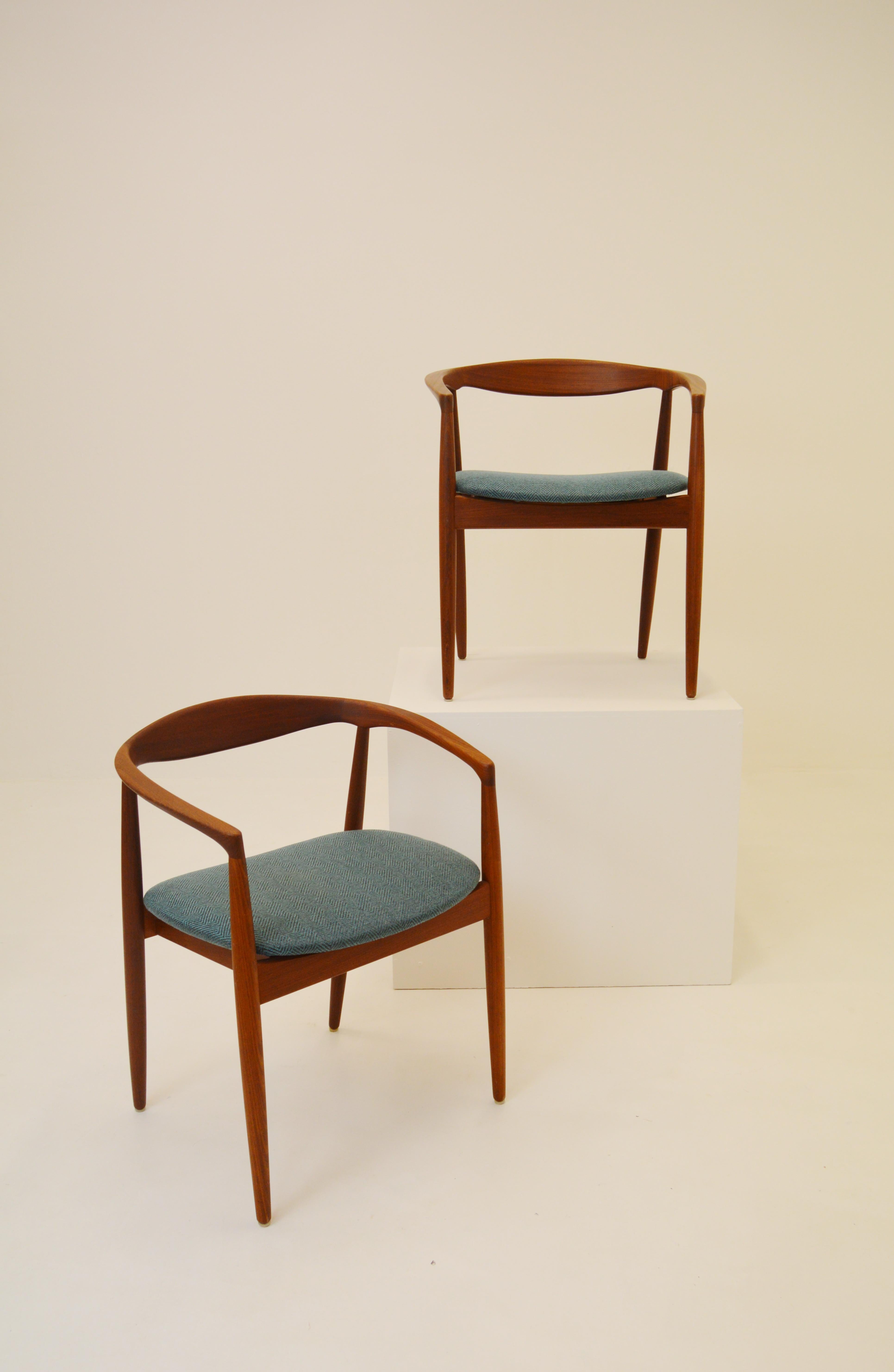 A nice pair of armchairs or office desk chairs.
Designed by Kai Kristansen.
Newly upholstered fabric.