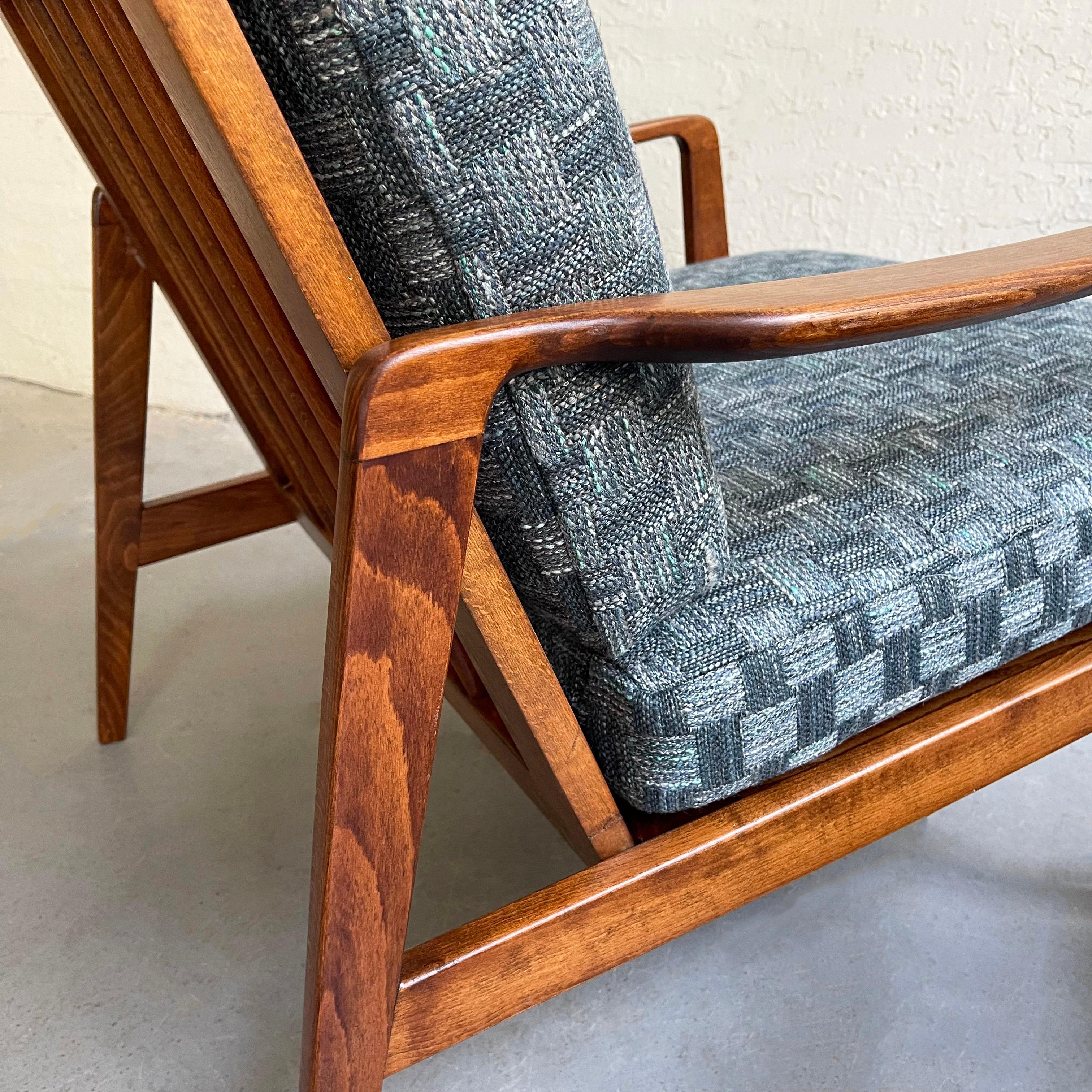 Pair of Scandinavian Modern Beech Lounge Chairs 1