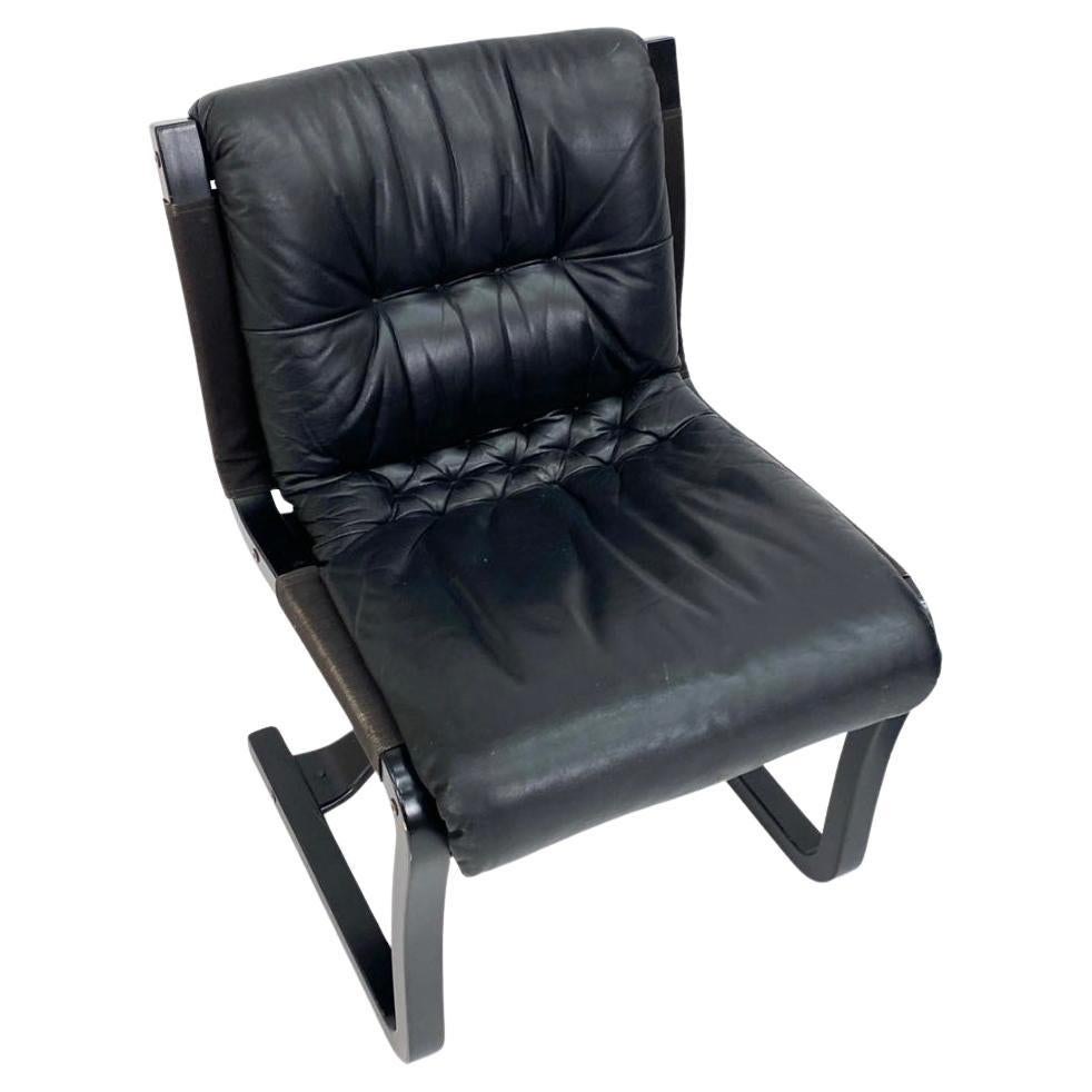 Falegnameria Coppia di sedie senza braccioli in pelle nera The Modern Scandinavian di Asko in vendita