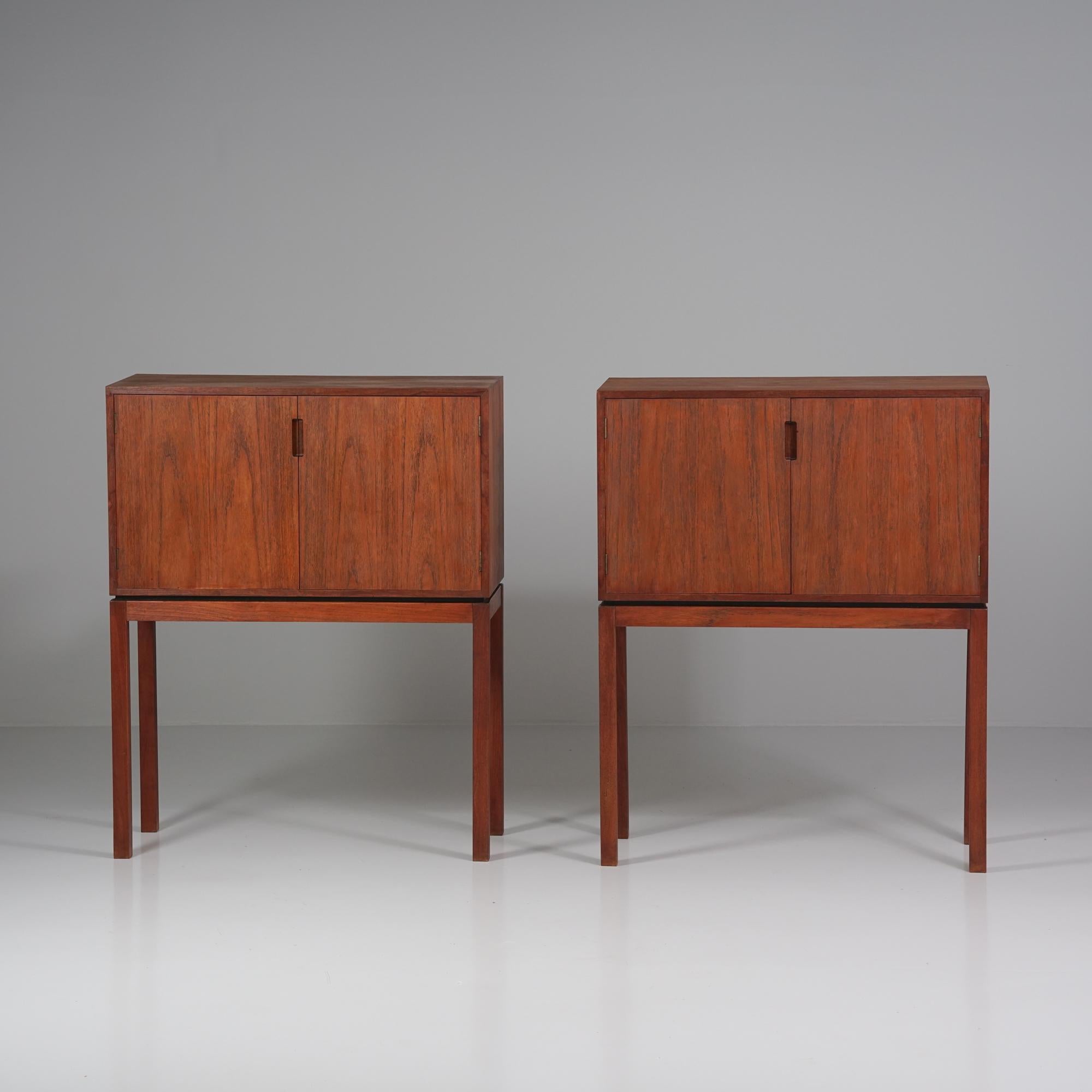 Pareja de armarios modernos escandinavos, Finlandia, años 60 Escandinavo moderno en venta