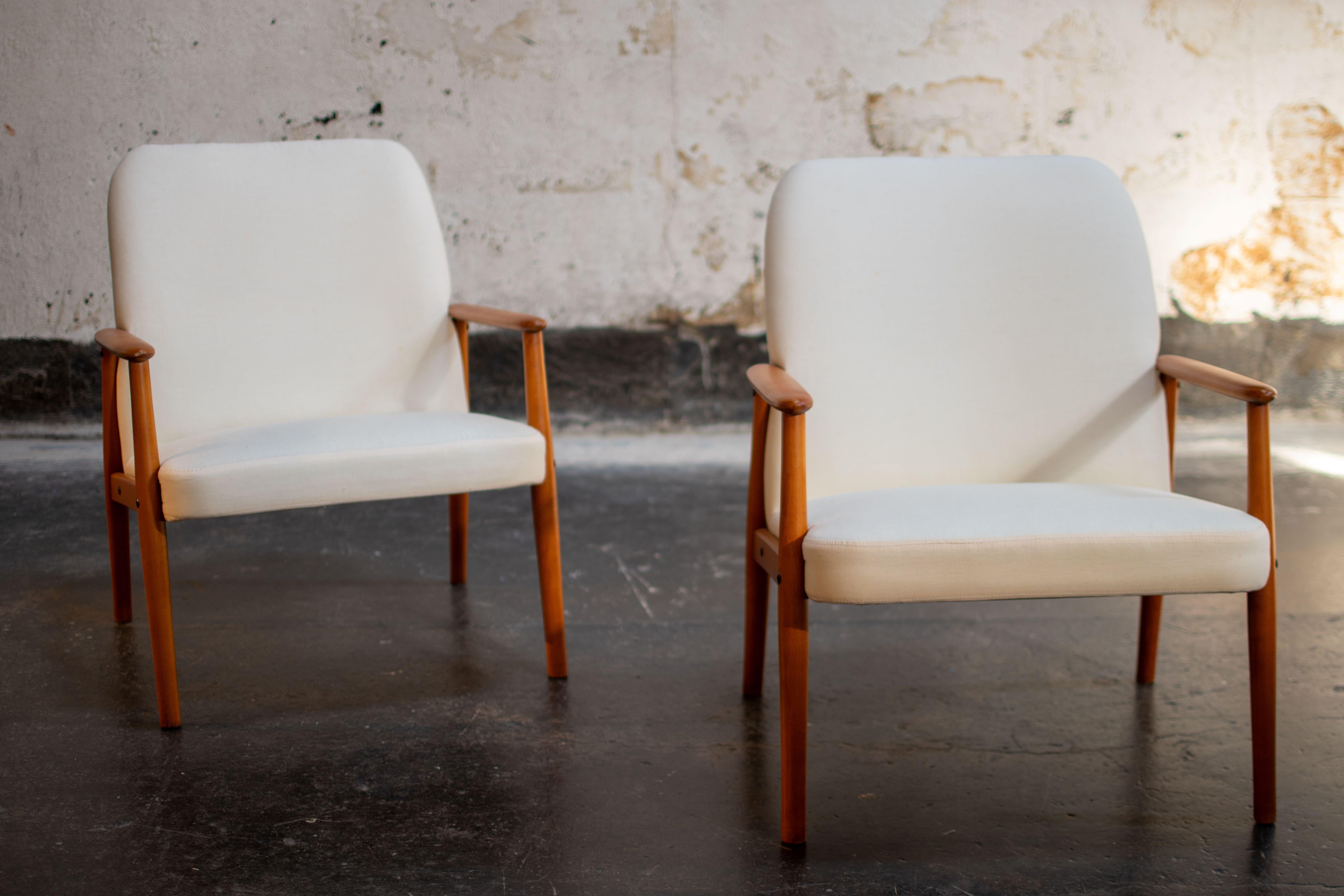 Swedish Pair of Scandinavian Modern Chairs - COM Ready For Sale