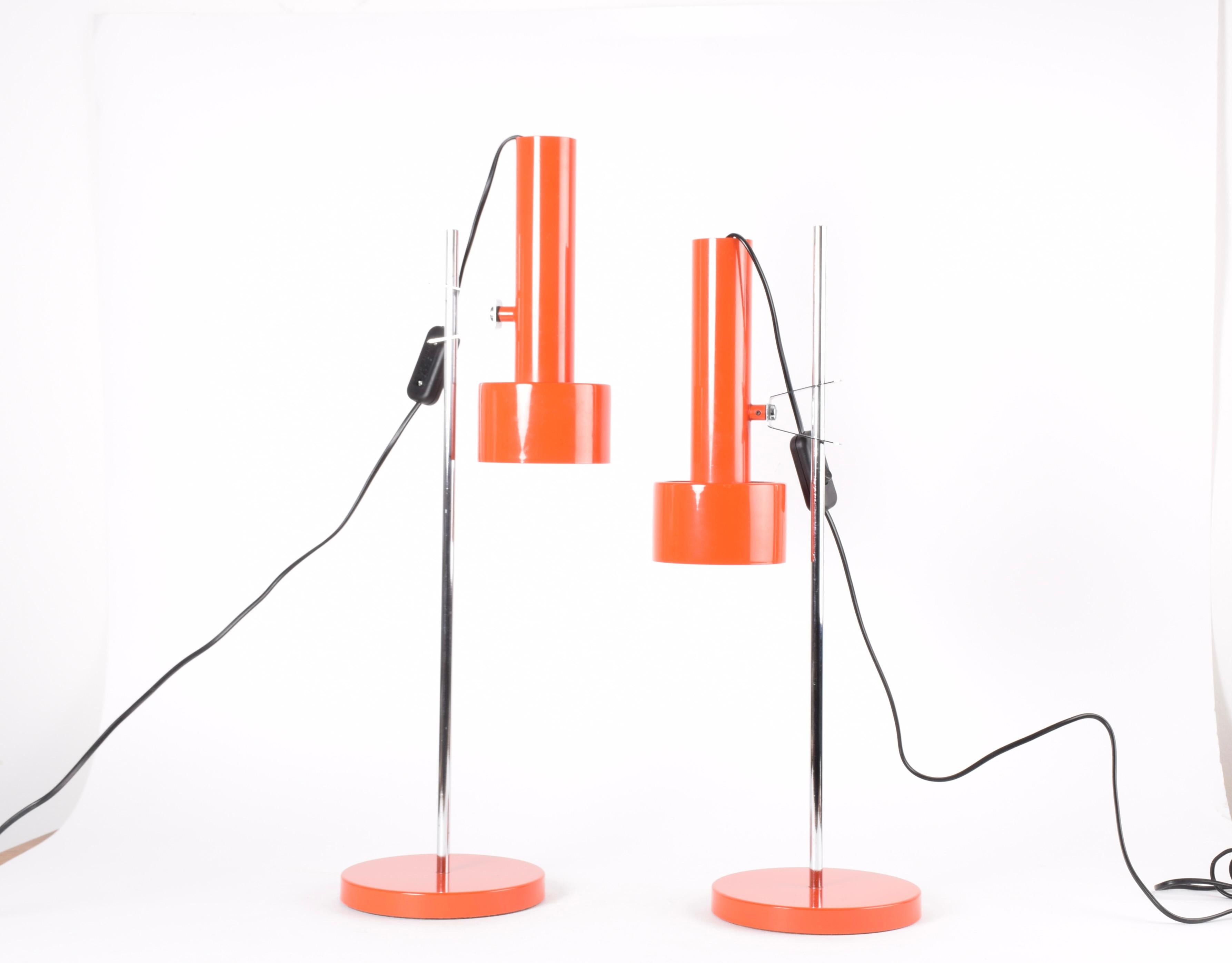 Mid-Century Modern Pair of Scandinavian Modern Desk Table Lamps, Orange Lacquer and Metal, 1970s For Sale