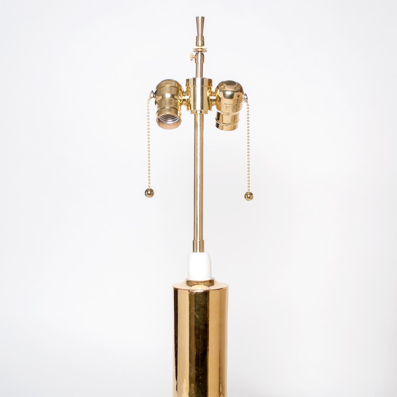 Paar moderne skandinavische goldene Keramiklampen von Bergboms. im Zustand „Hervorragend“ im Angebot in New York, NY