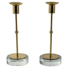 Coppia di candelabri The Modern Scandinavian Ander, ottone e vetro