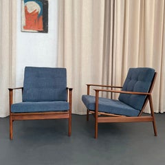 Pair Of Scandinavian Modern Lounge Chairs By Ib Kofod-Larsen For Selig