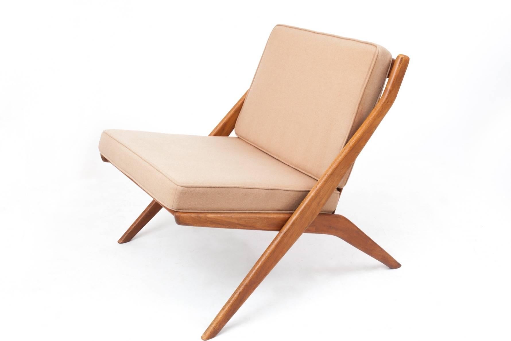 Folke Ohlsson: Pair of Tan Scandinavian Modern Scissor Chairs in Walnut, 1950's In Good Condition In New York, NY