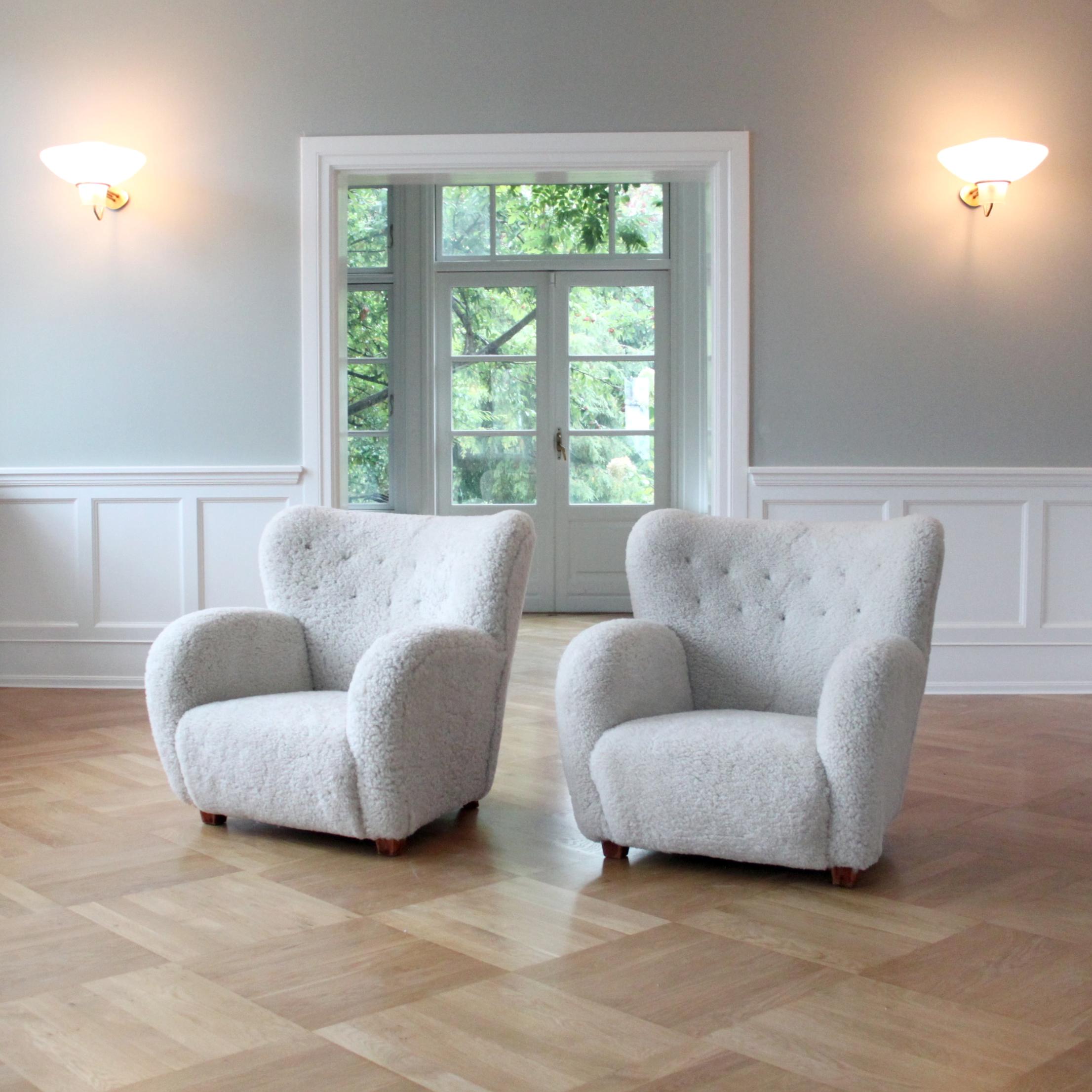 Pair of Scandinavian Modern Sheepskin Armchairs, Finland, 1950s In Good Condition In Copenhagen, DK