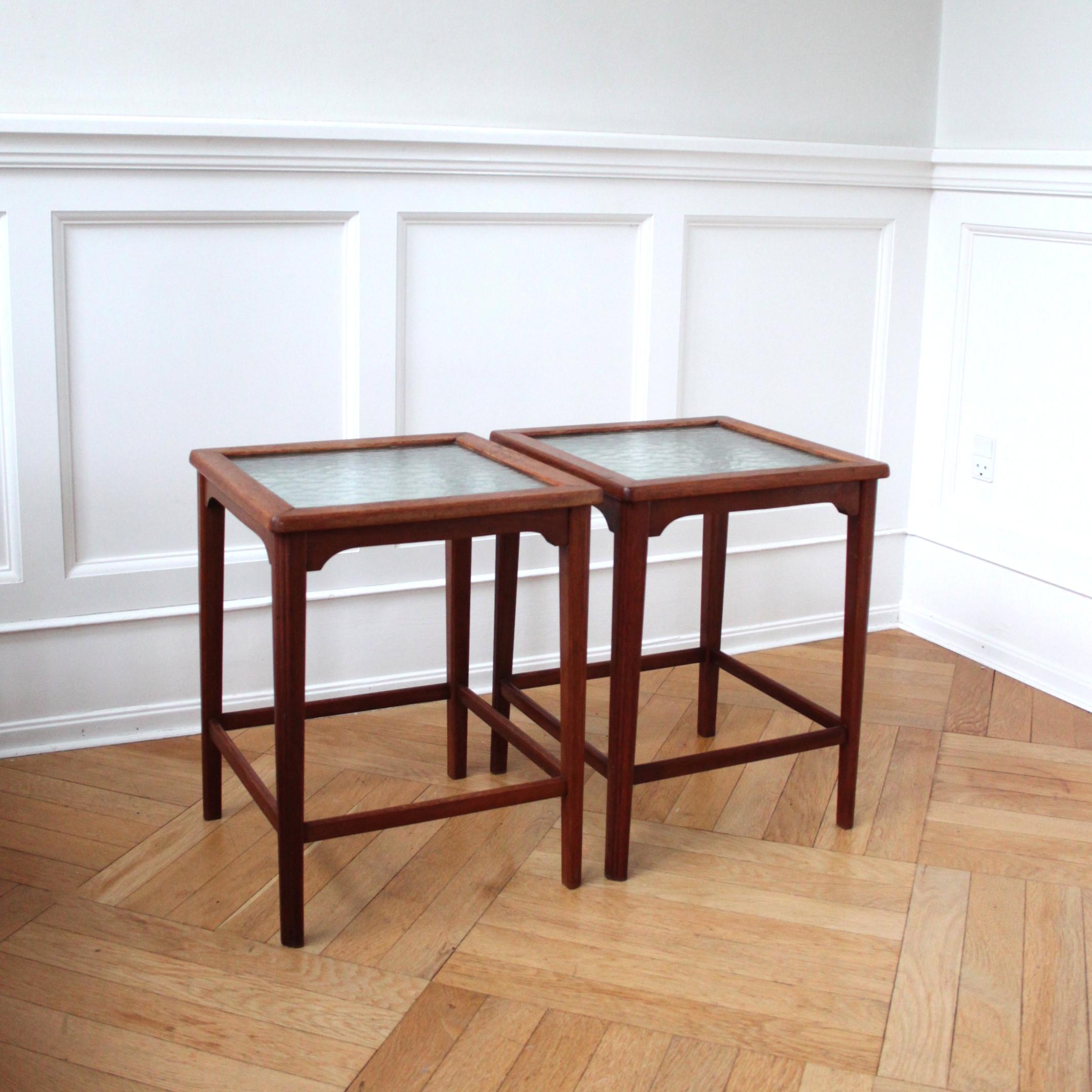 Pair of Scandinavian Modern Side Tables, Mahogany and Decorative Glass, 1940s  In Good Condition For Sale In Copenhagen, DK