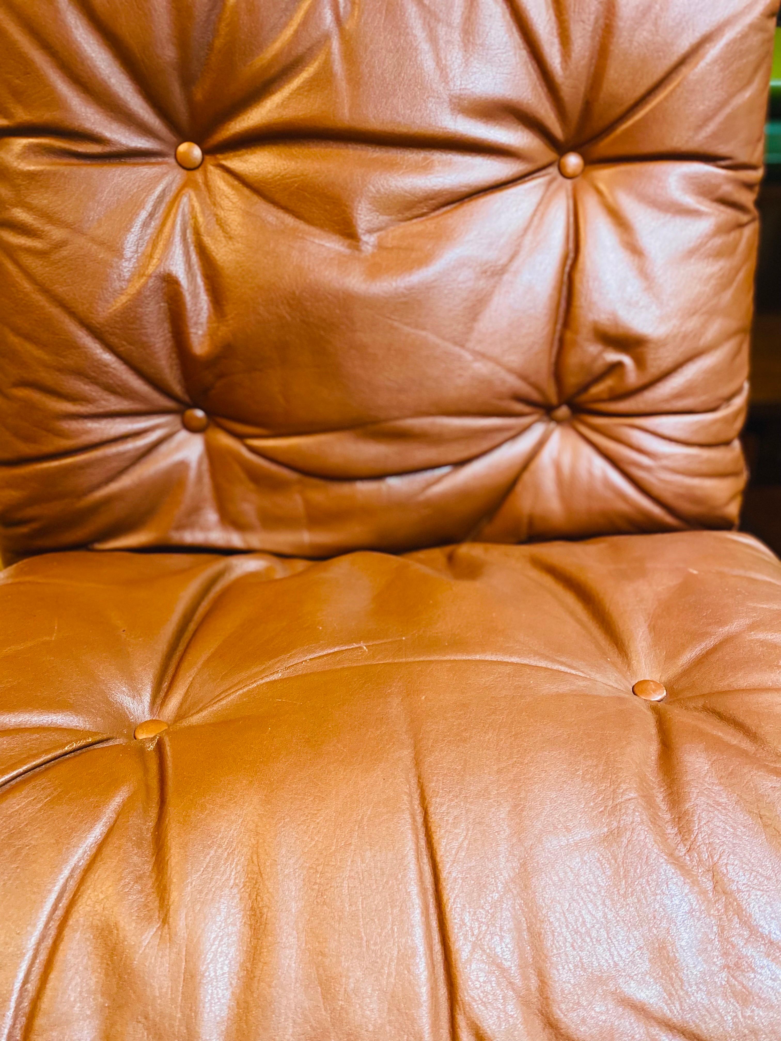 Leather Pair of Scandinavian Modern Siesta Lounge Chairs by Ingmar Relling for Westnofa