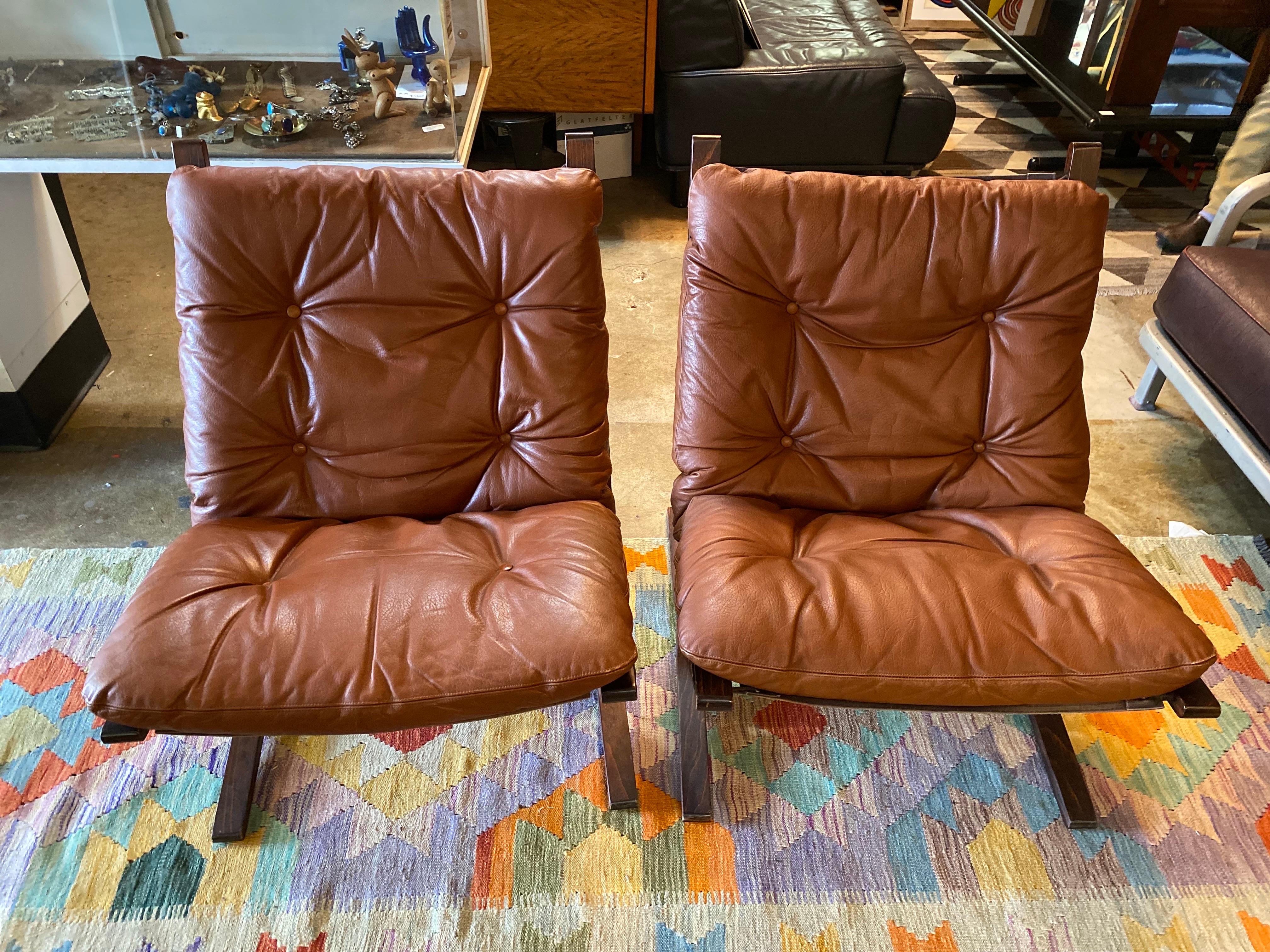 Pair of Scandinavian Modern Siesta Lounge Chairs by Ingmar Relling for Westnofa 2