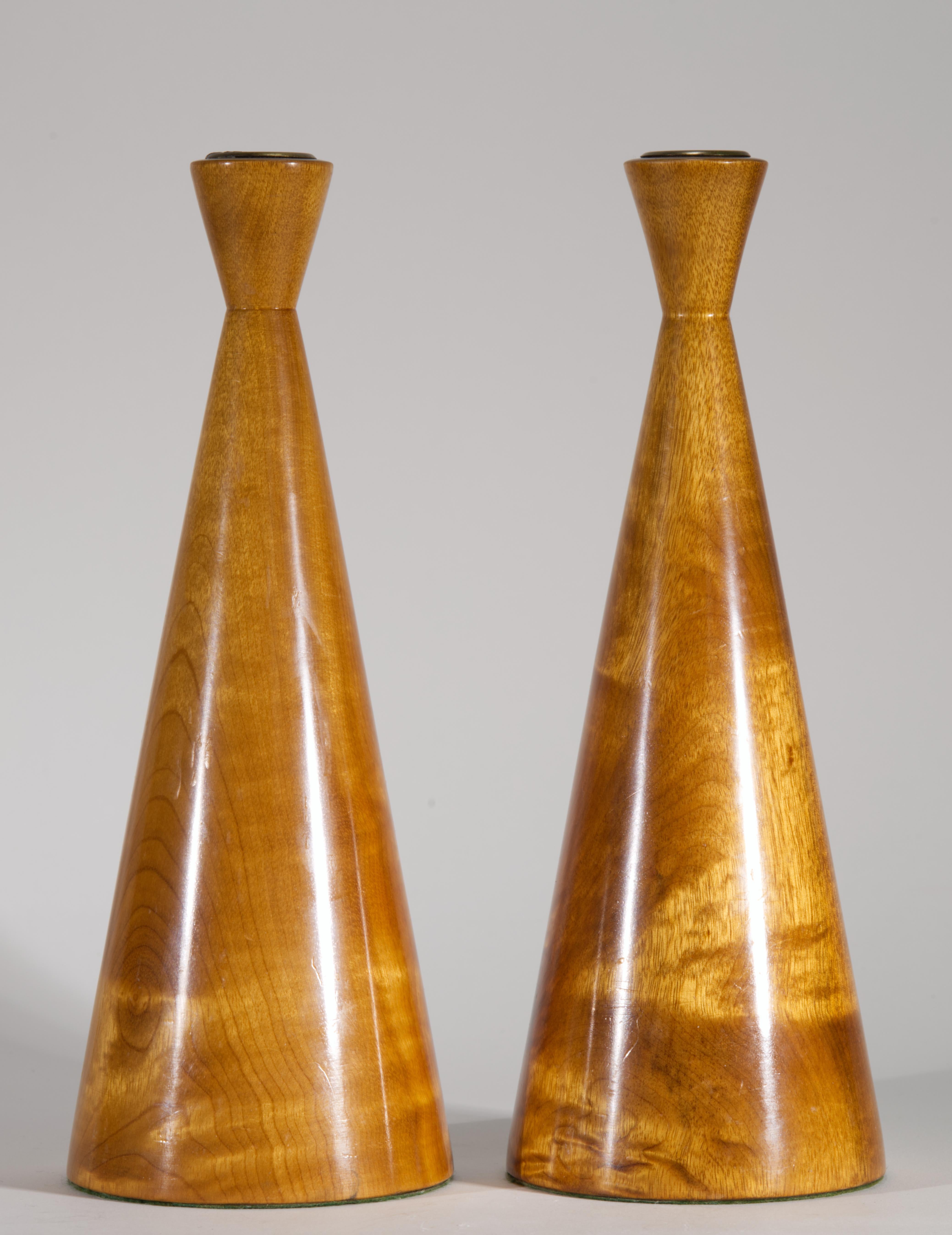 Coppia di portacandele in ottone e legno di betulla a fiamma solida The Modern Scandinavian in vendita 2