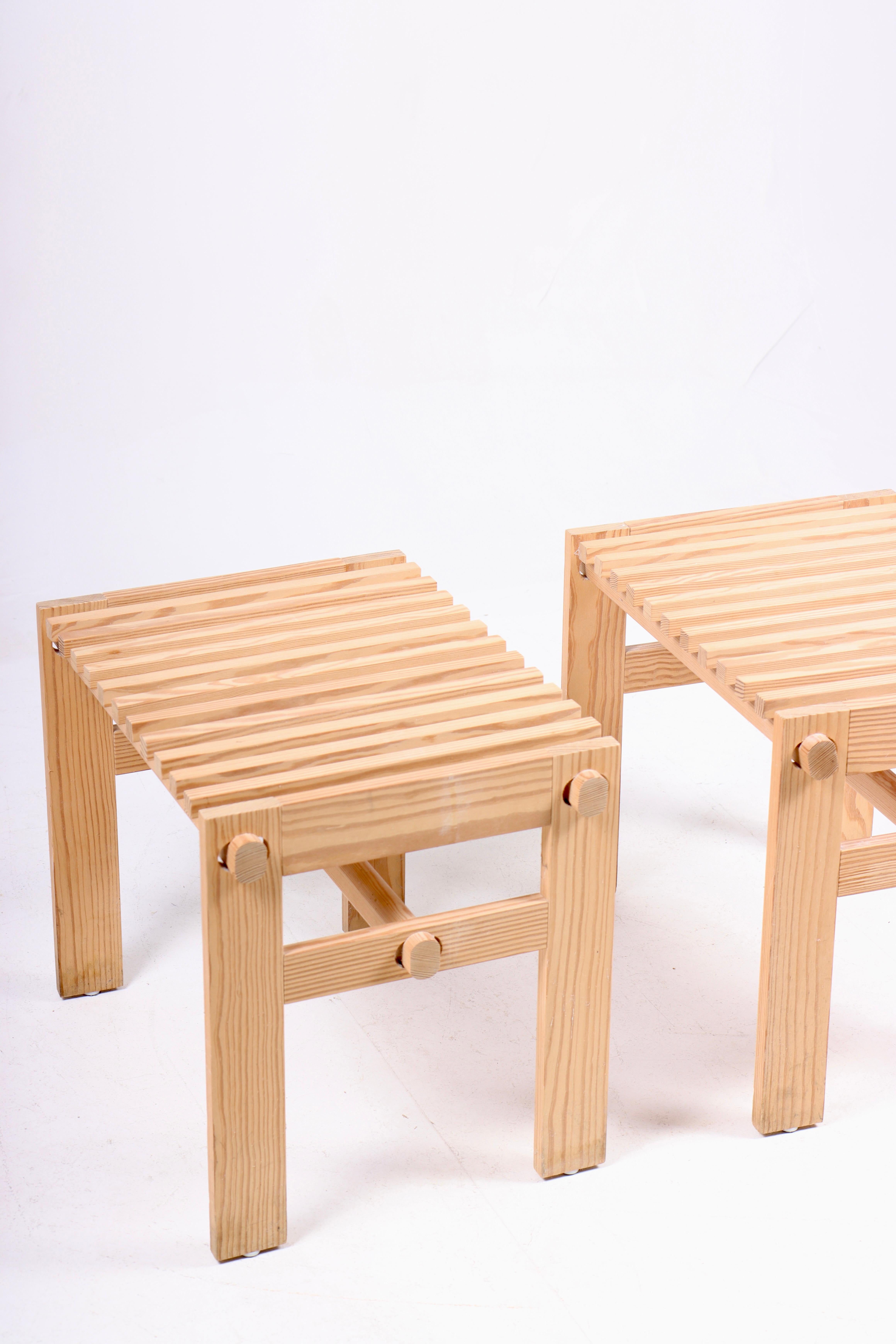 Late 20th Century Pair of Scandinavian Modern Stools in Solid Pine, 1950s For Sale