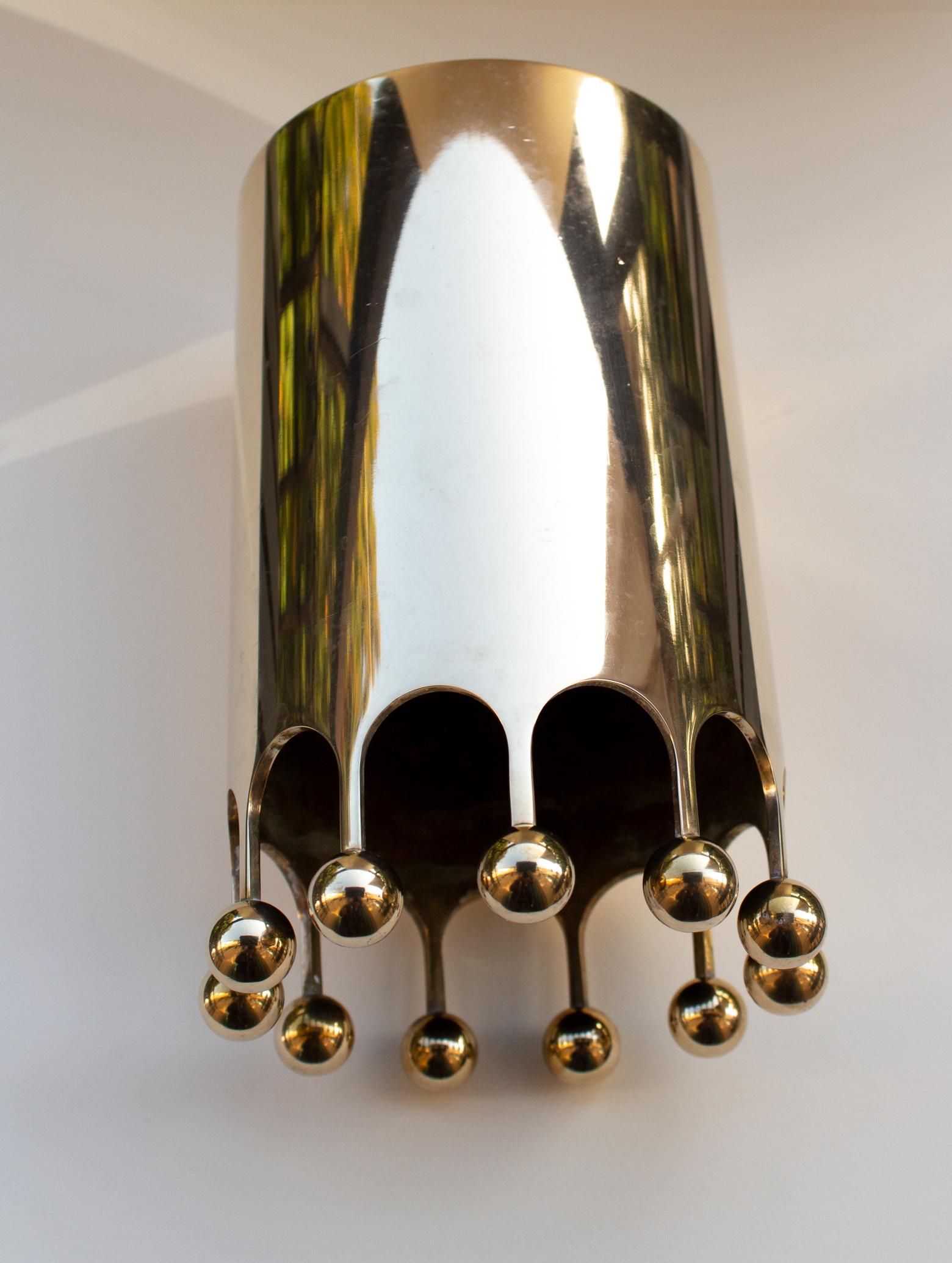Pair of Scandinavian Modern Vase in Brass for Skultuna, Sweden, Pierre Forssell For Sale 4