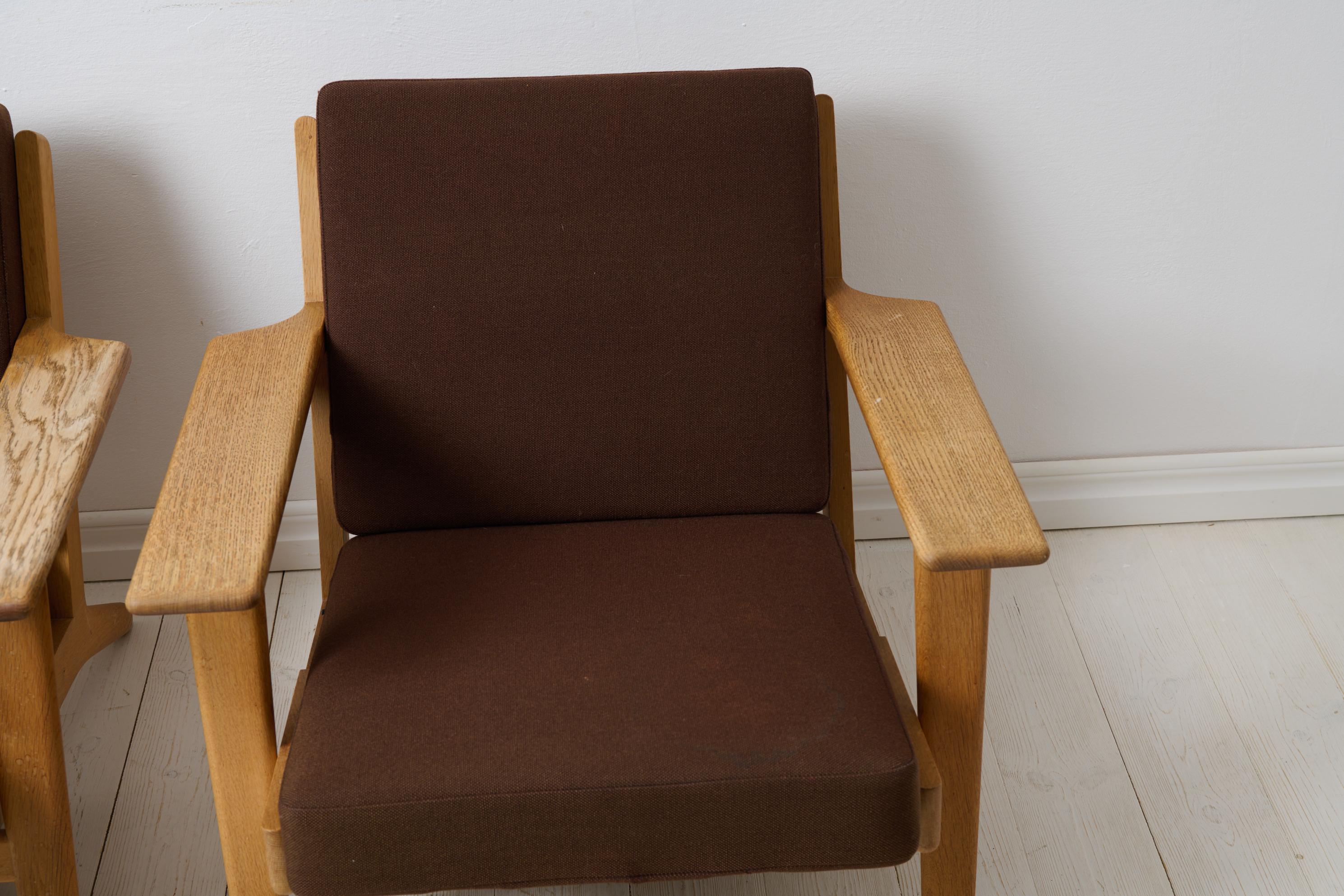 Paire de fauteuils scandinaves modernes vintage Hans J. Wegner modèle GE-290 en vente 1