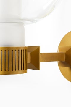 Paire d'appliques murales de style moderne scandinave en verre, laque et métal, années 1950
