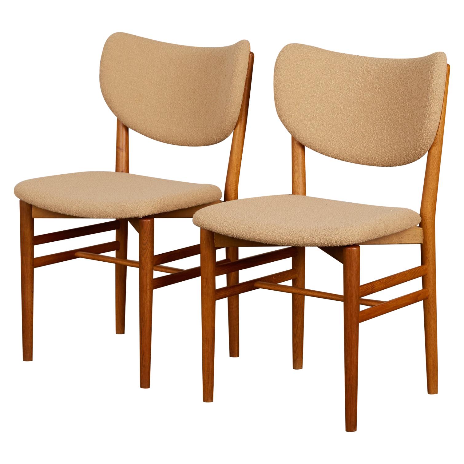Set of 6 Midcentury Scandinavian Modern Teak Side Dining Chairs For
