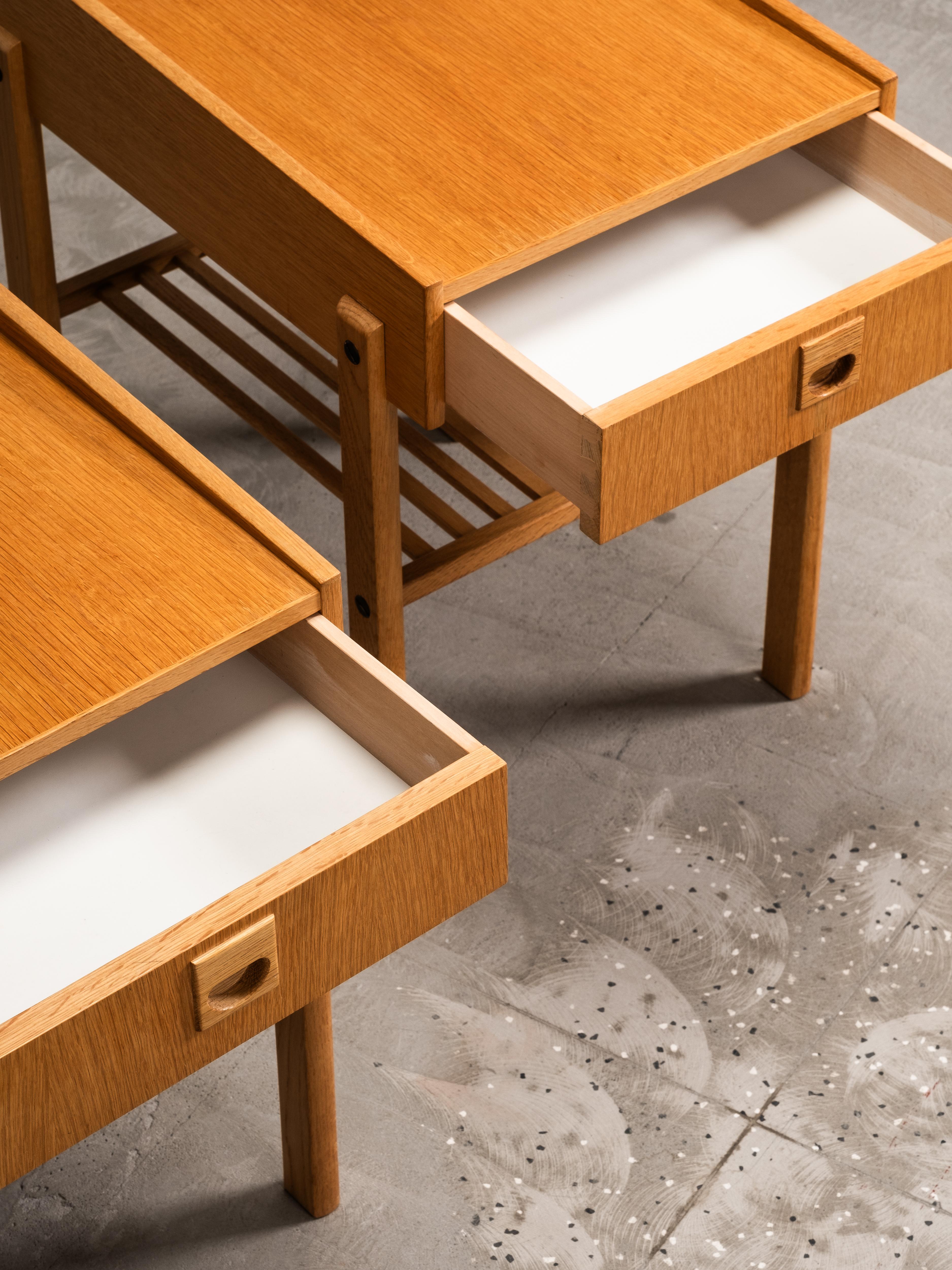 Pair of Scandinavian Oak Bedside Tables, 1960s For Sale 4