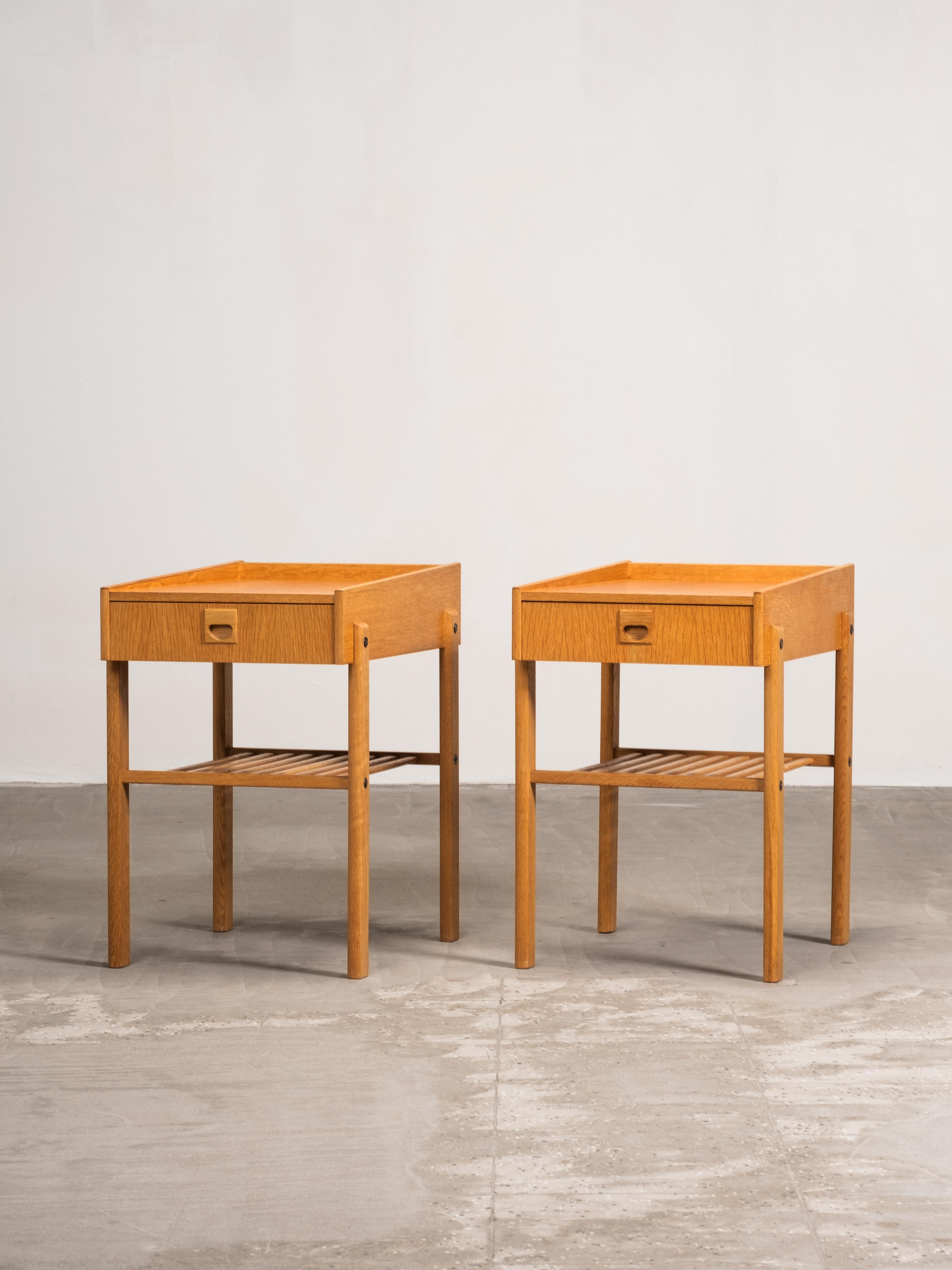 Scandinavian Modern Pair of Scandinavian Oak Bedside Tables, 1960s For Sale