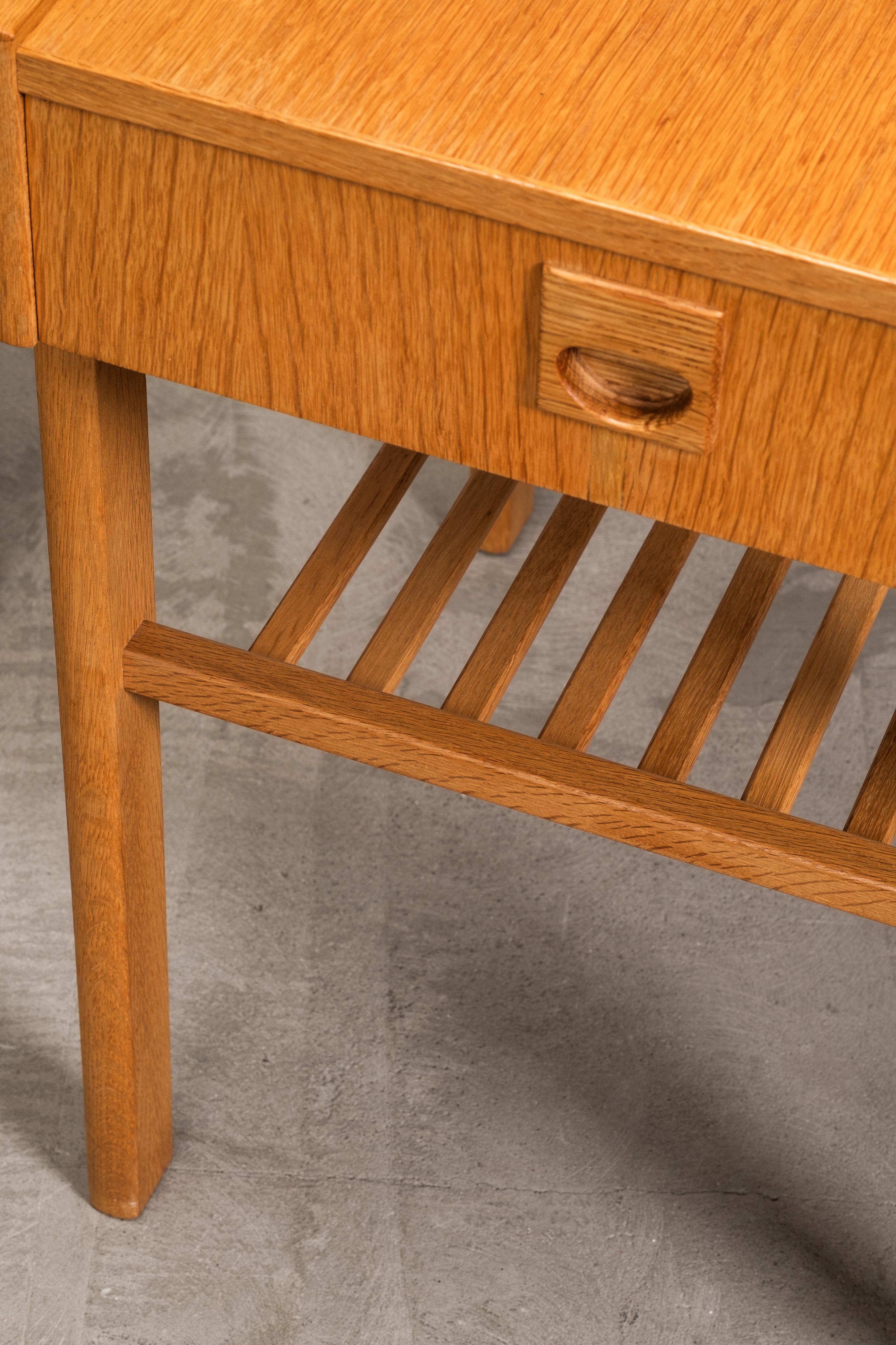 Mid-20th Century Pair of Scandinavian Oak Bedside Tables, 1960s For Sale