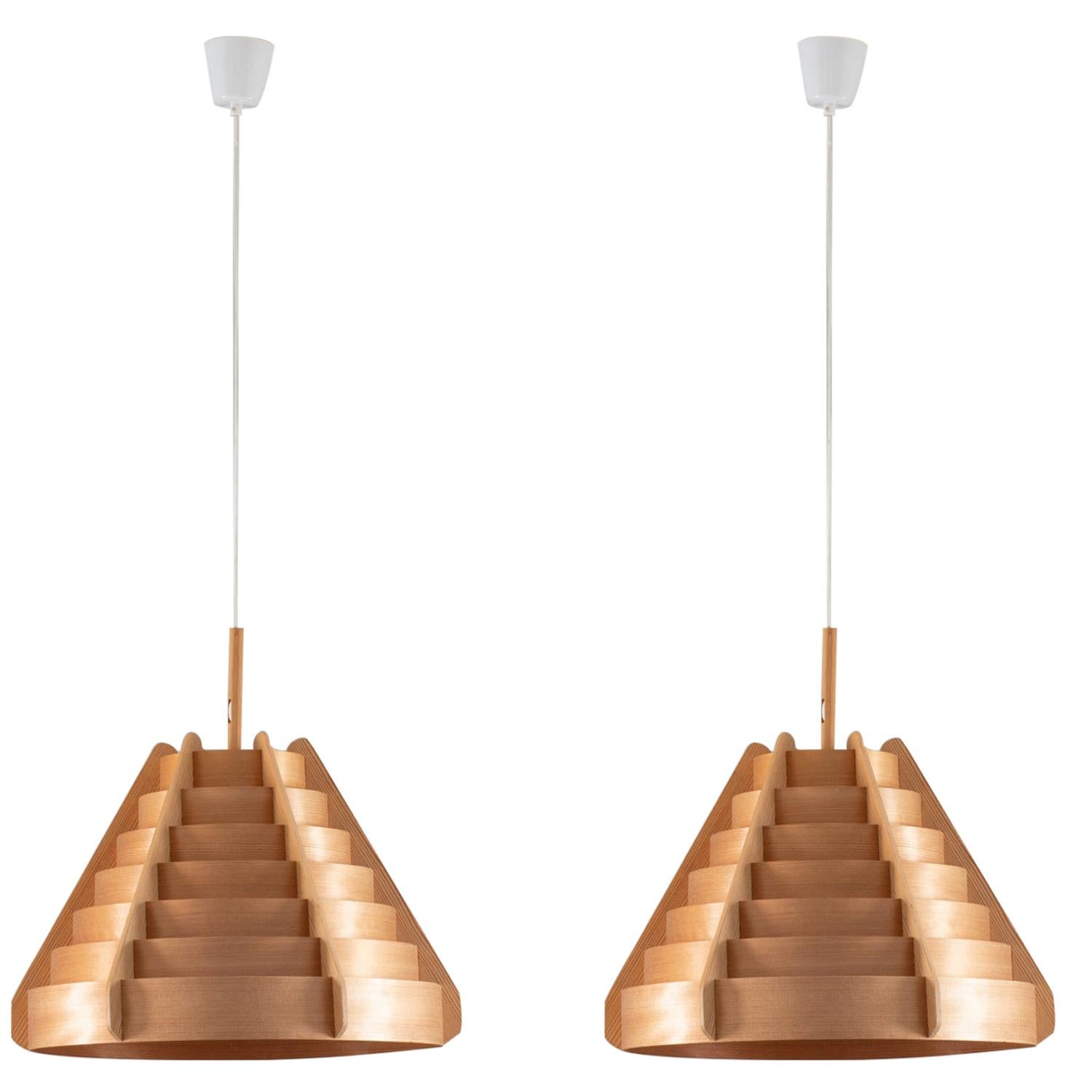 Coppia di pendenti scandinavi in pino di Hans-Agne Jakobsson