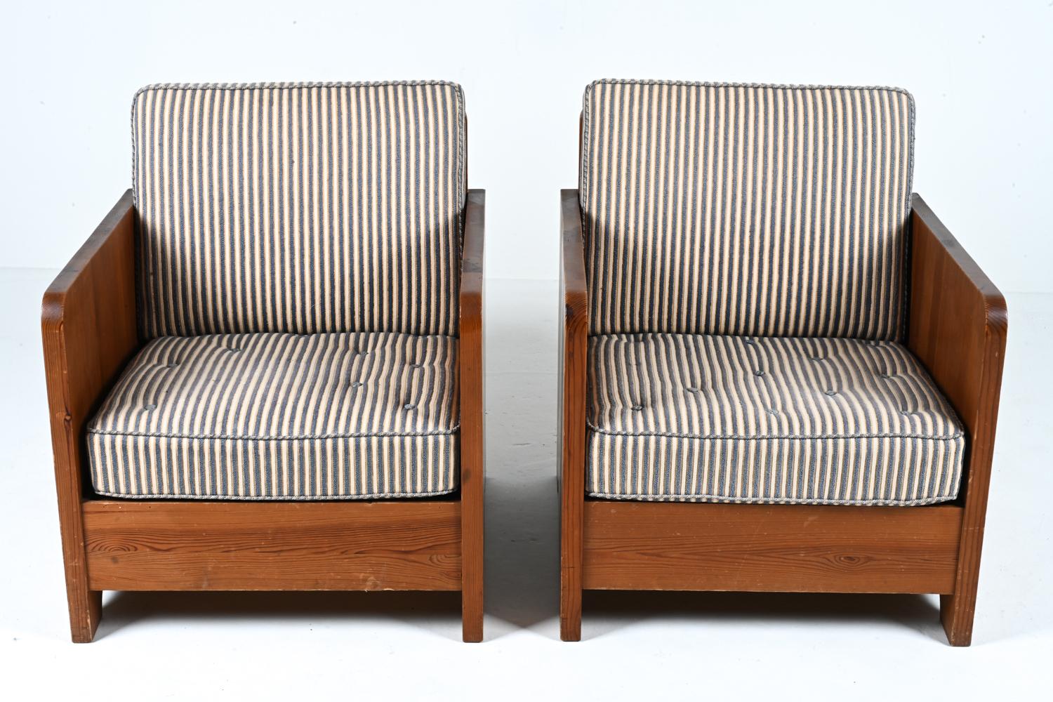 Mid-Century Modern Paire de fauteuils scandinaves en pin attribués à Axel Einar Hjorth en vente