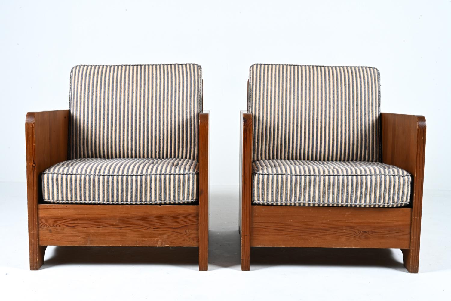 Pair of Scandinavian Pine Easy Chairs Attributed to Axel Einar Hjorth In Good Condition For Sale In Norwalk, CT