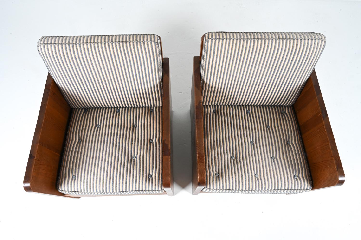 20th Century Pair of Scandinavian Pine Easy Chairs Attributed to Axel Einar Hjorth For Sale