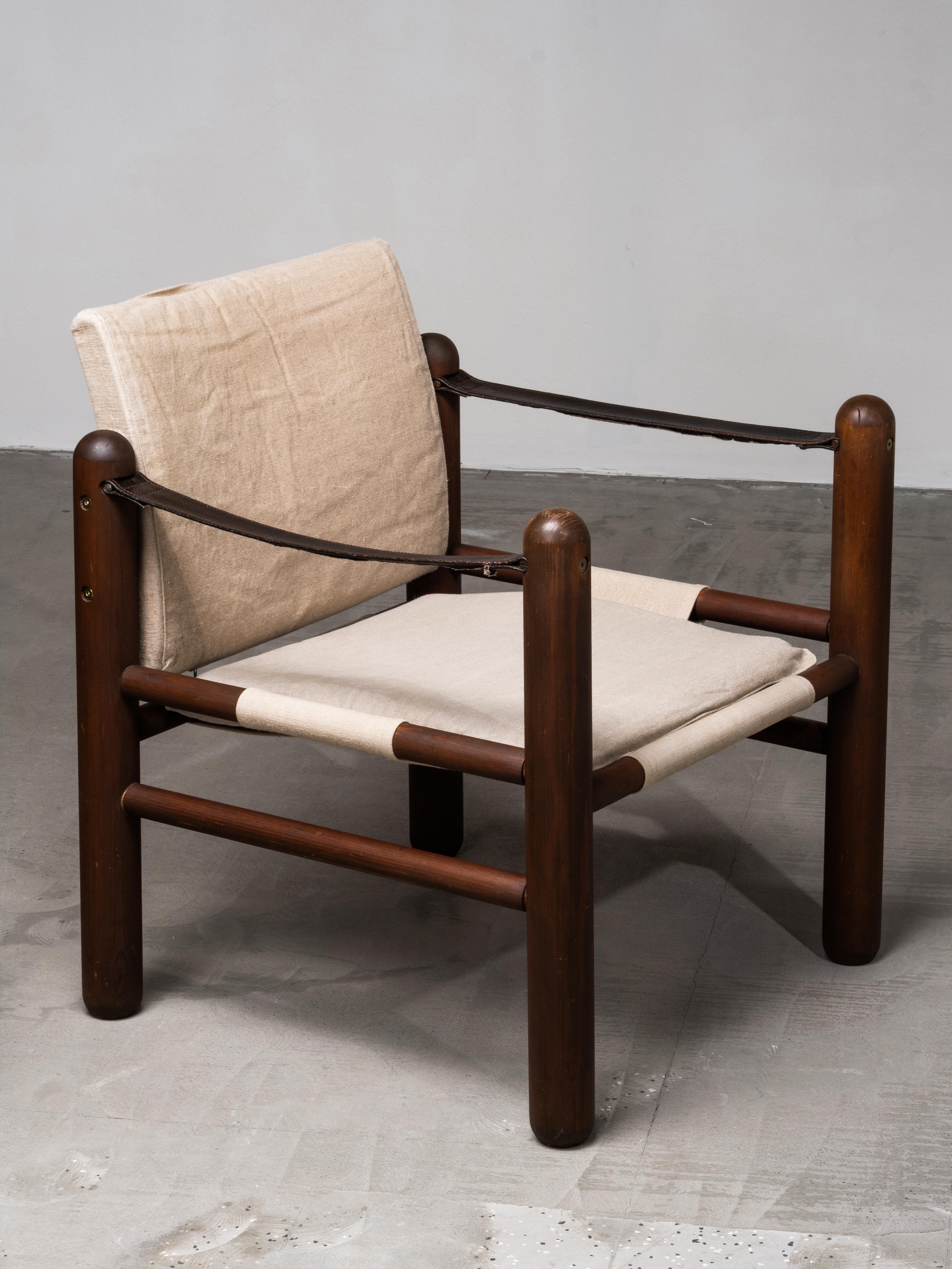 Mid-Century Modern Pair of Scandinavian Safari Chairs in Stained Pine and Linen, 1970s en vente