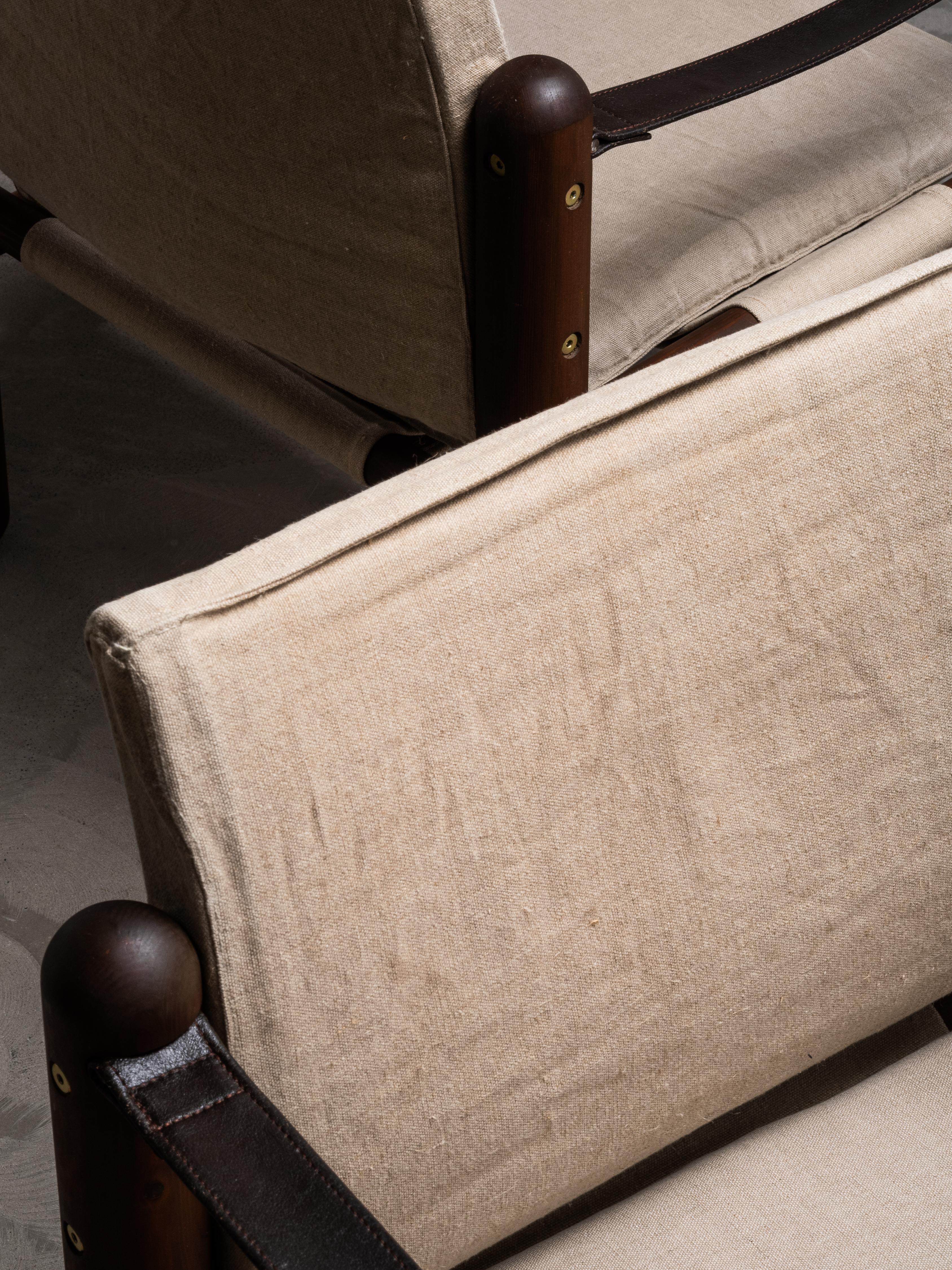 Pair of Scandinavian Safari Chairs in Stained Pine and Linen, 1970s Bon état - En vente à Karis, Nyland