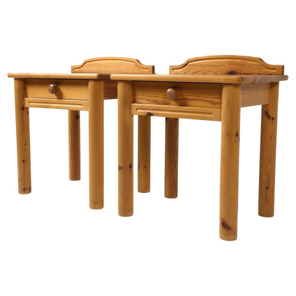 Falegnameria Coppia di comodini scandinavi in pino massiccio con cassetto singolo Svezia in vendita