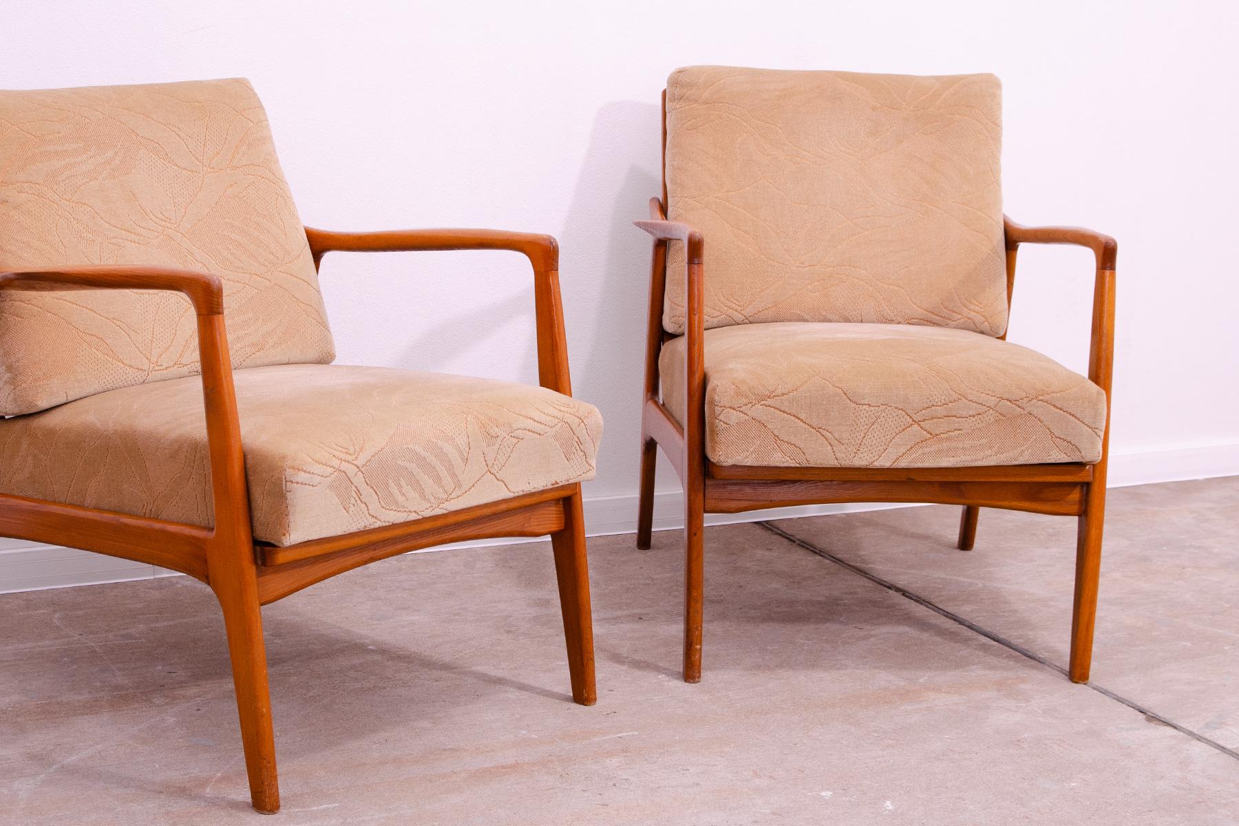 Pair of Scandinavian style armchairs by Sedláček & Vyčítal, Czechoslovakia, 1960 1