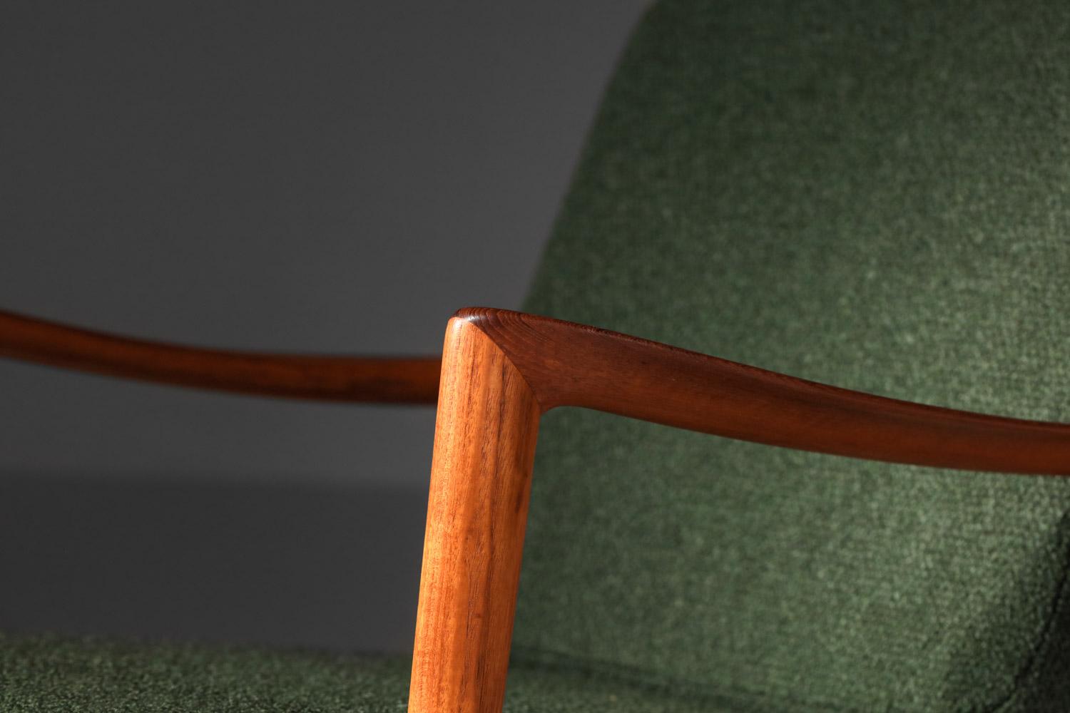 Ein Paar italienische Sessel aus Massivholz im skandinavischen Stil aus den 60er Jahren im Angebot 6