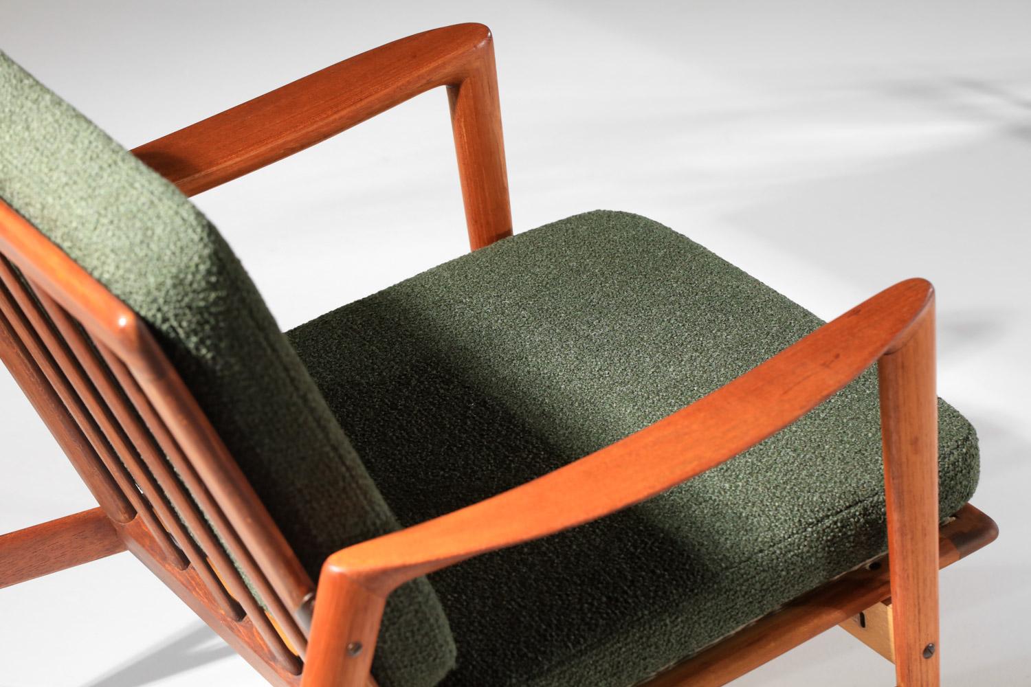 Ein Paar italienische Sessel aus Massivholz im skandinavischen Stil aus den 60er Jahren im Angebot 12