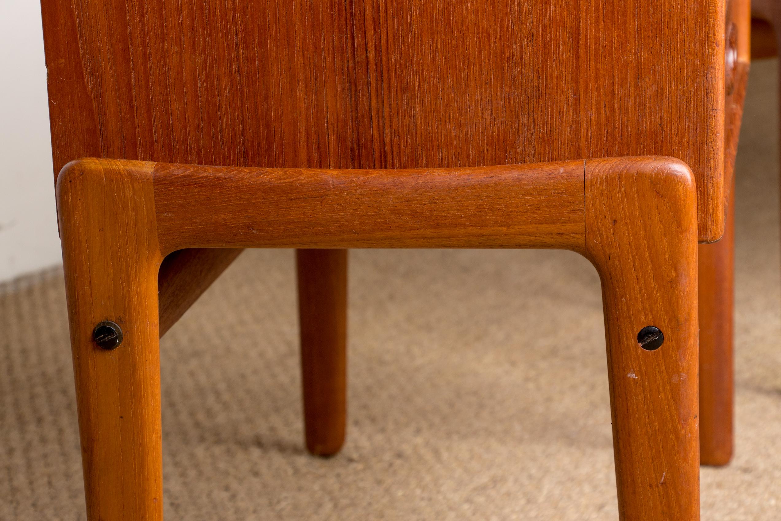 Pair of Scandinavian teak bedside tables by Arne Vodder for Vamo Sonderborg 1960 For Sale 5