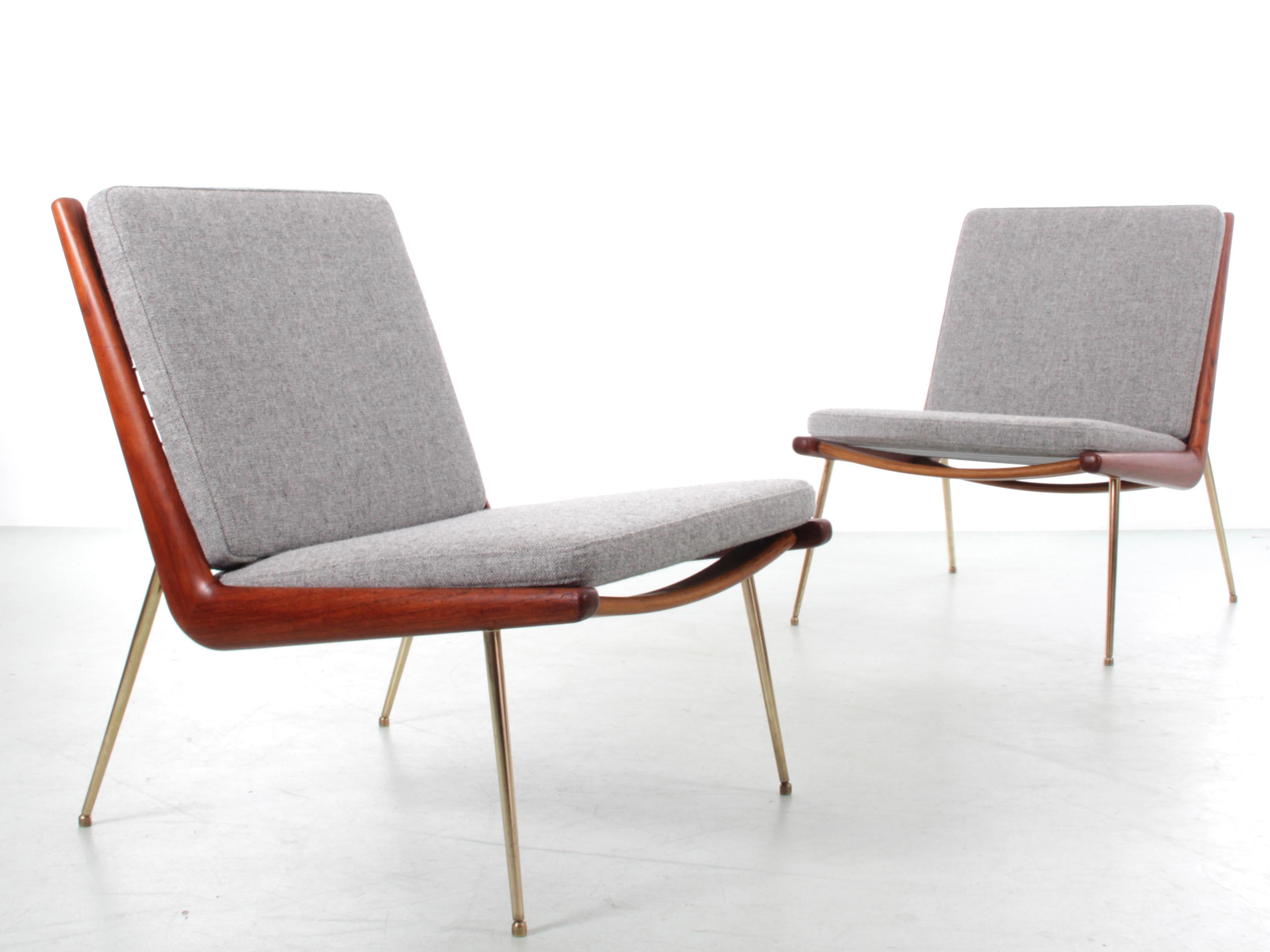 Ein Paar skandinavische Sessel aus Teakholz, Modell FD-134 „Boomerang“ von Peter Hvidt. im Angebot 1